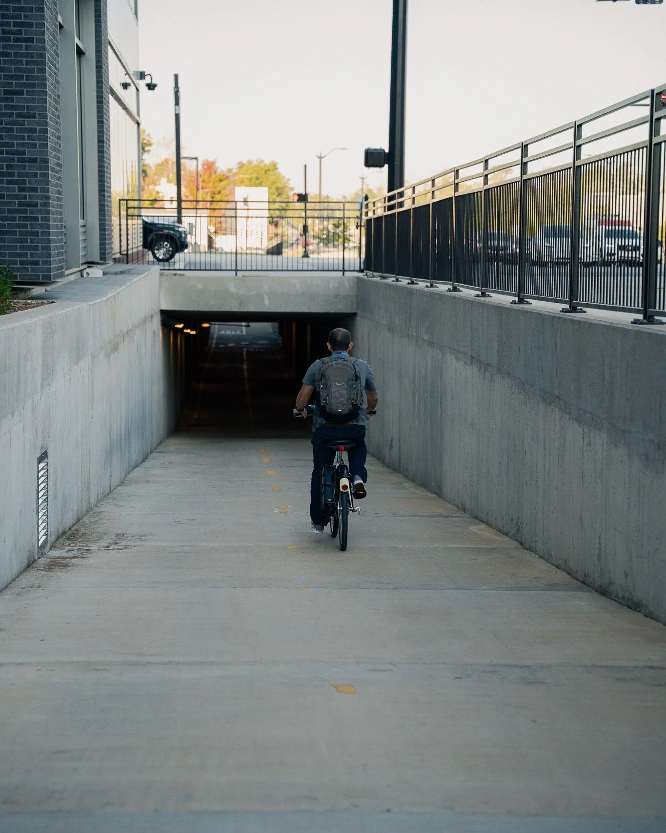 When a route feels safe and easy to follow, it changes how people move through a place. Connections like this make it possible to ride with more confidence and use a bike as part of everyday life, not just something reserved for weekends.

Follow alo