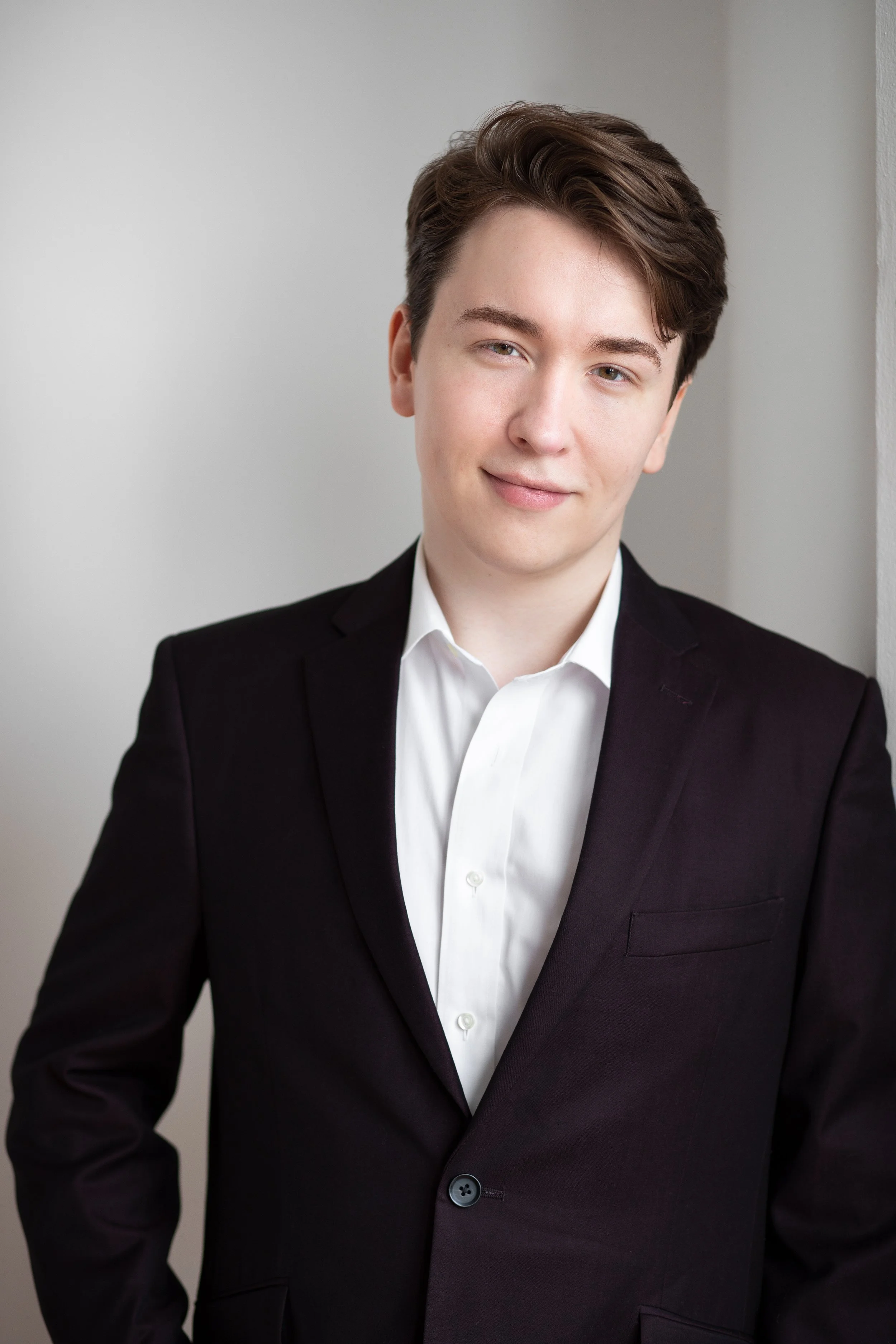 Adam Hirama WELLS, bARITONE