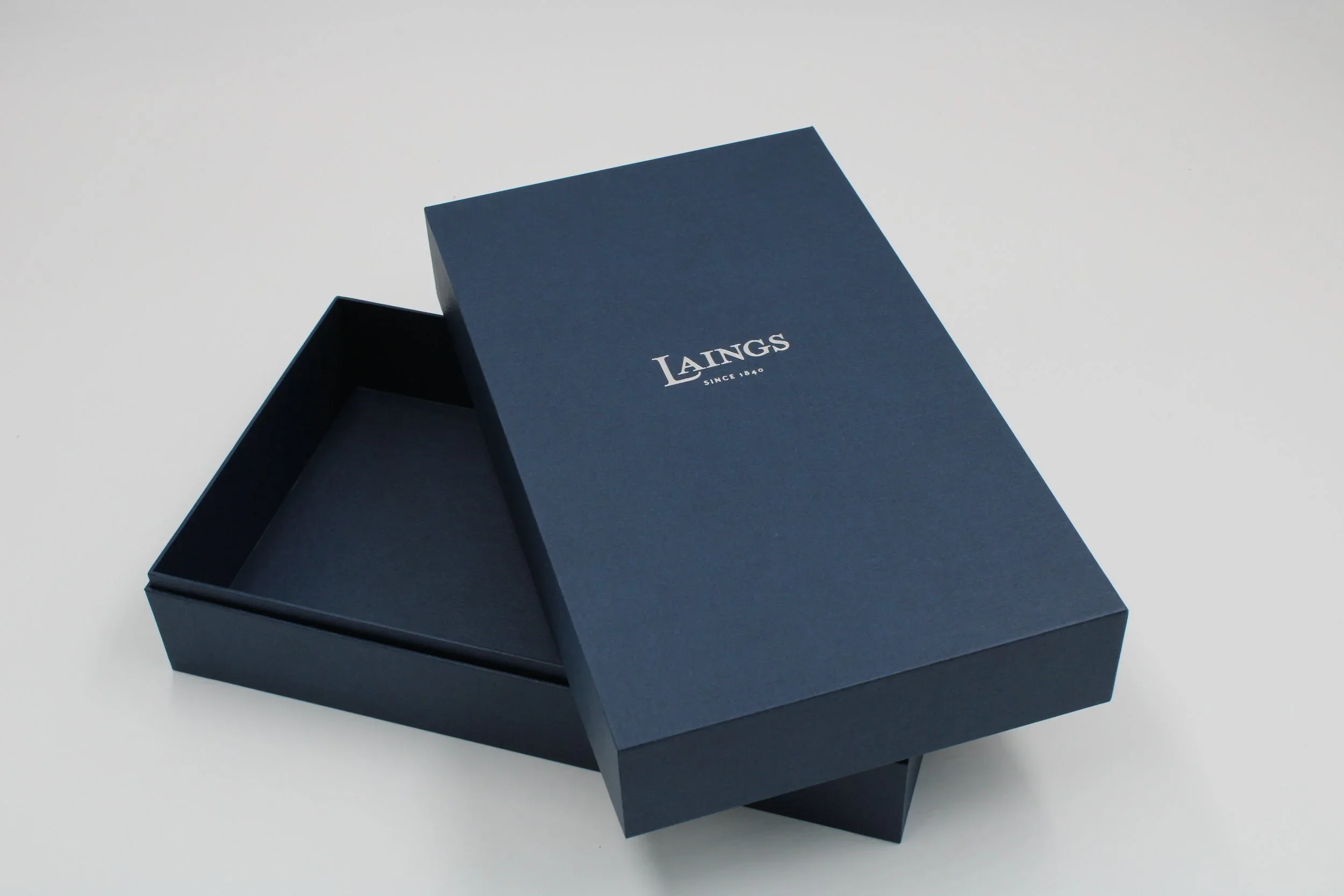 Collar style bespoke box