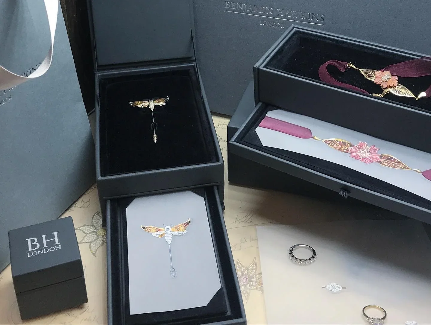 Geometric drawing of an outline square with sections divided by vertical, horizontal, and diagonal lines.