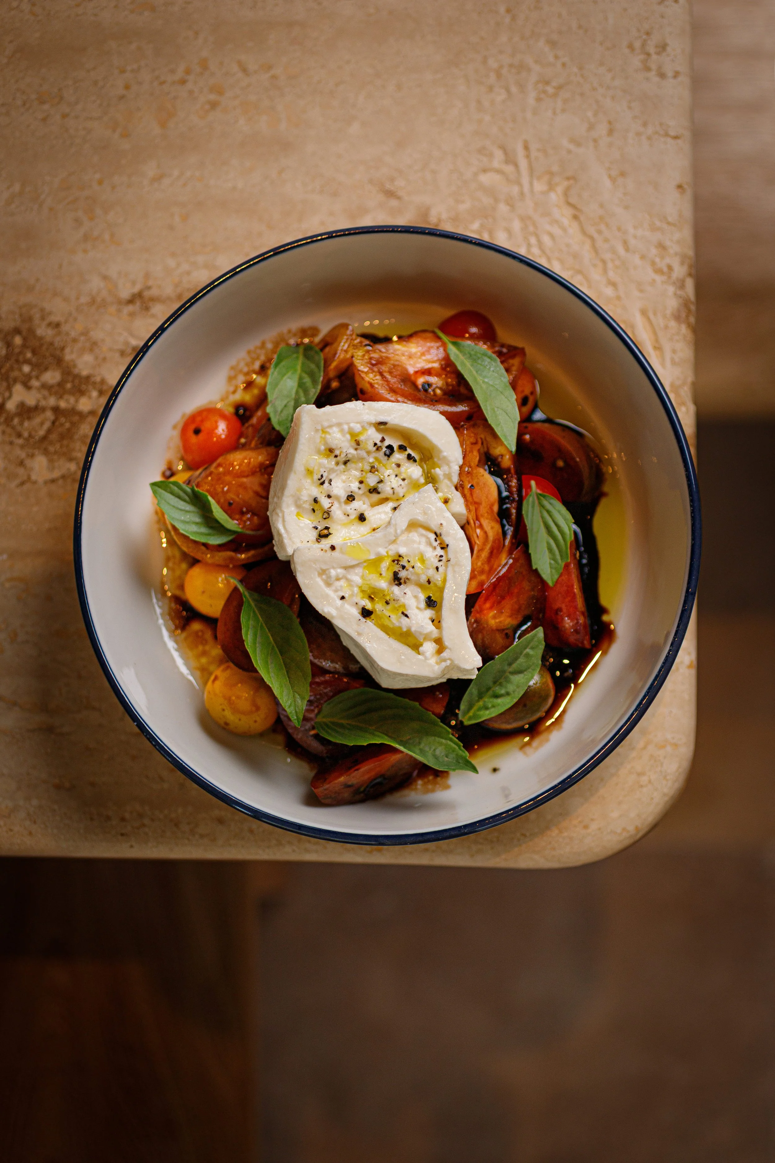Requeson, ricotta, roasted vegetables, raw honey, bee pollen.