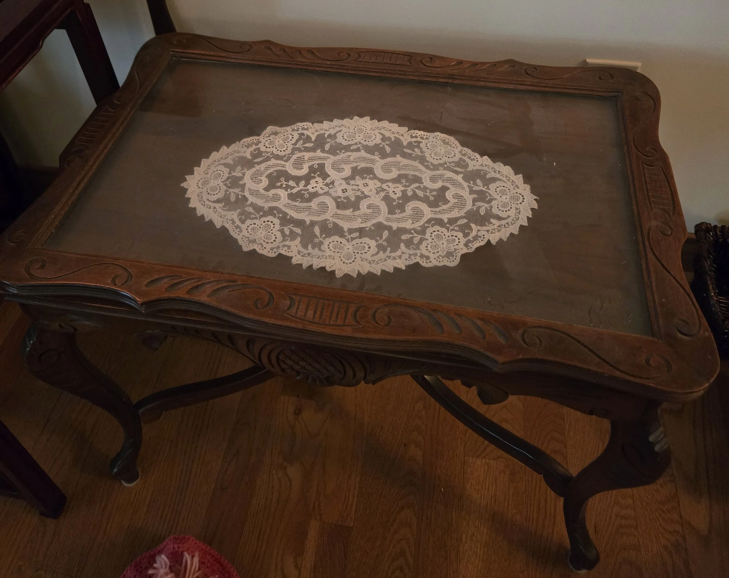 Vtg doily accent table.jpg