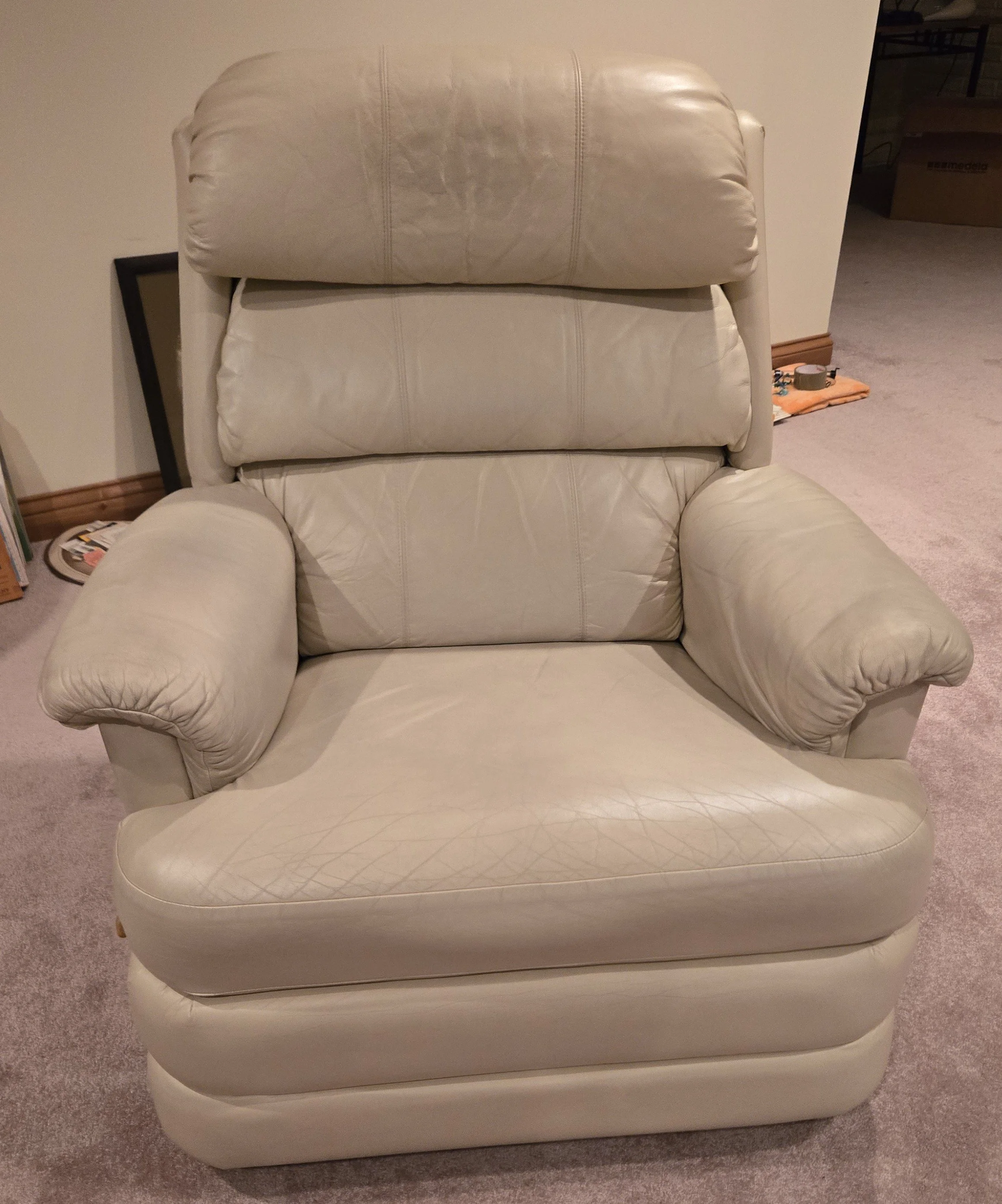 Cream Leather Chair.jpg