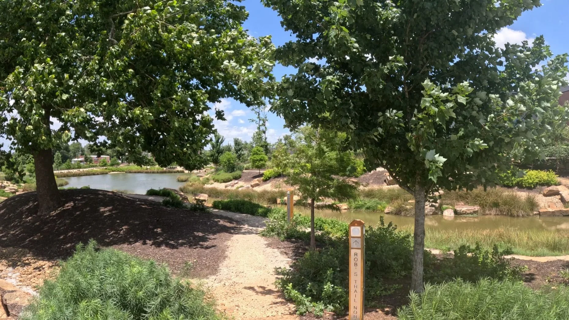A Picture of the Trailhead for Rob's Trail - North which is near the Walmart Recreation Center