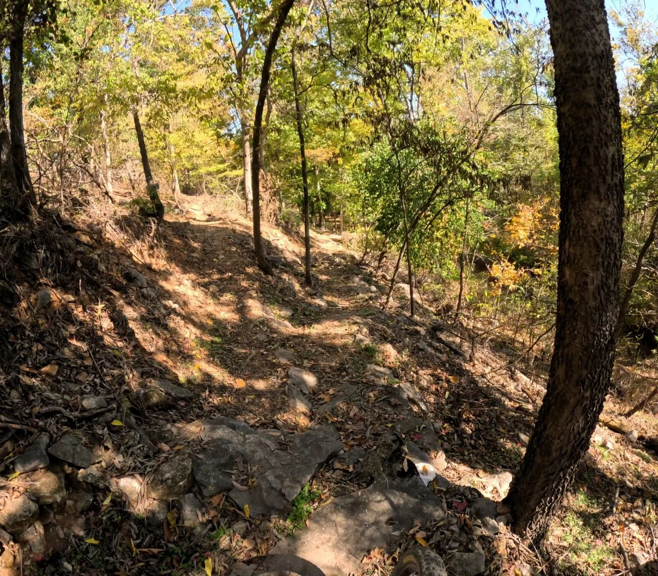 Apple Turnover Singletrack as it provides 2 line choices. The first to the left take you to a ridge or a pathway to the right offering more rock challenges before connecting further down the hill