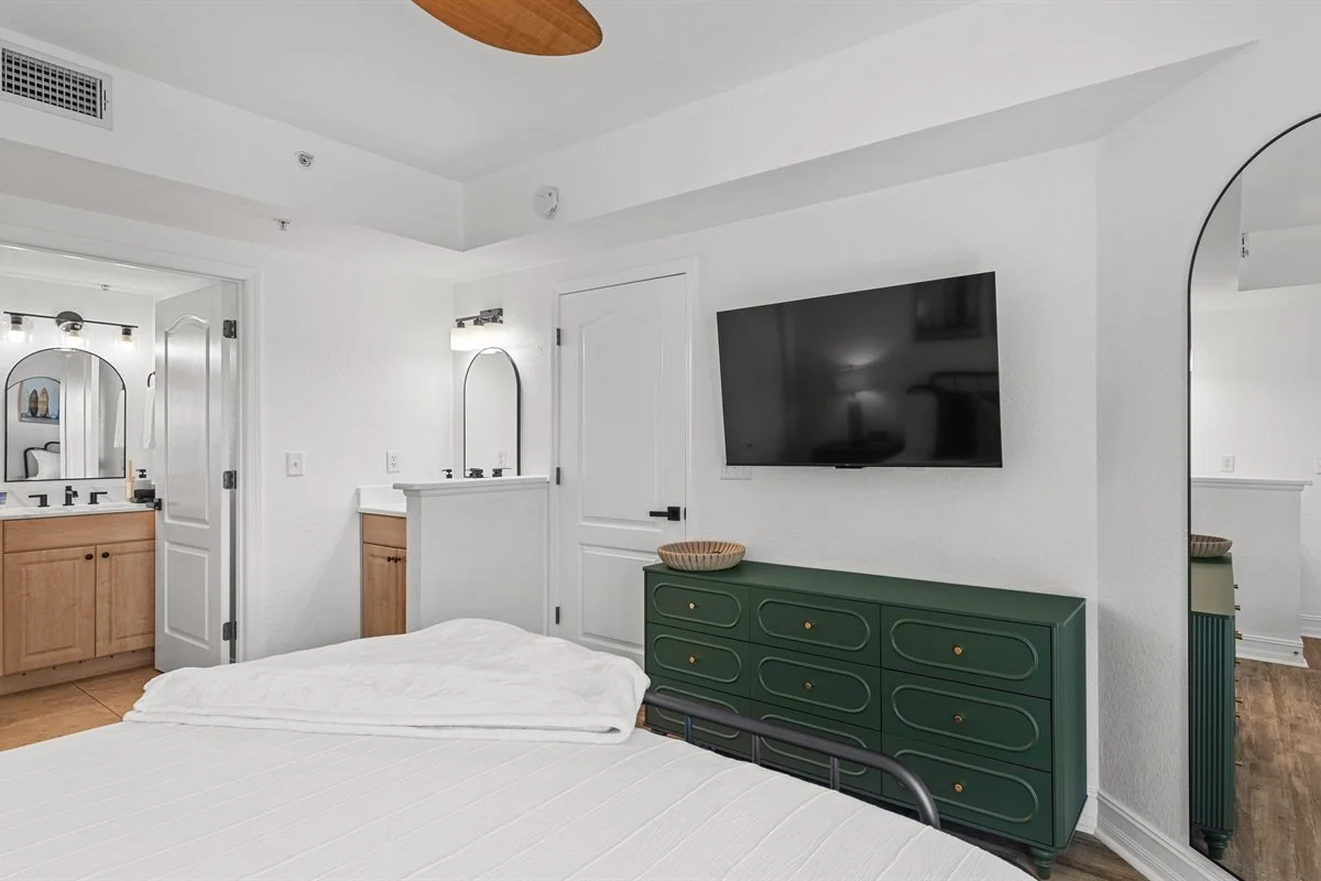 Master Bedroom, smart TV