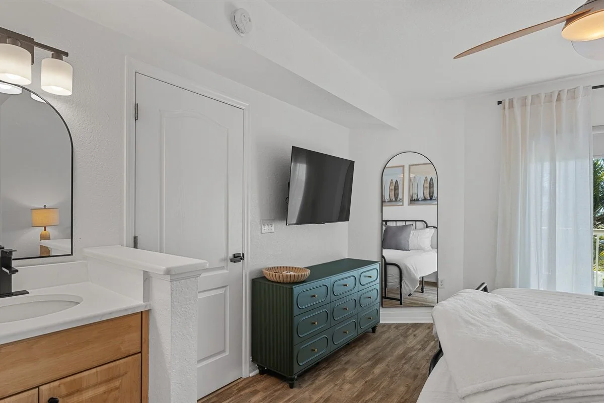 Master Bedroom, smart TV