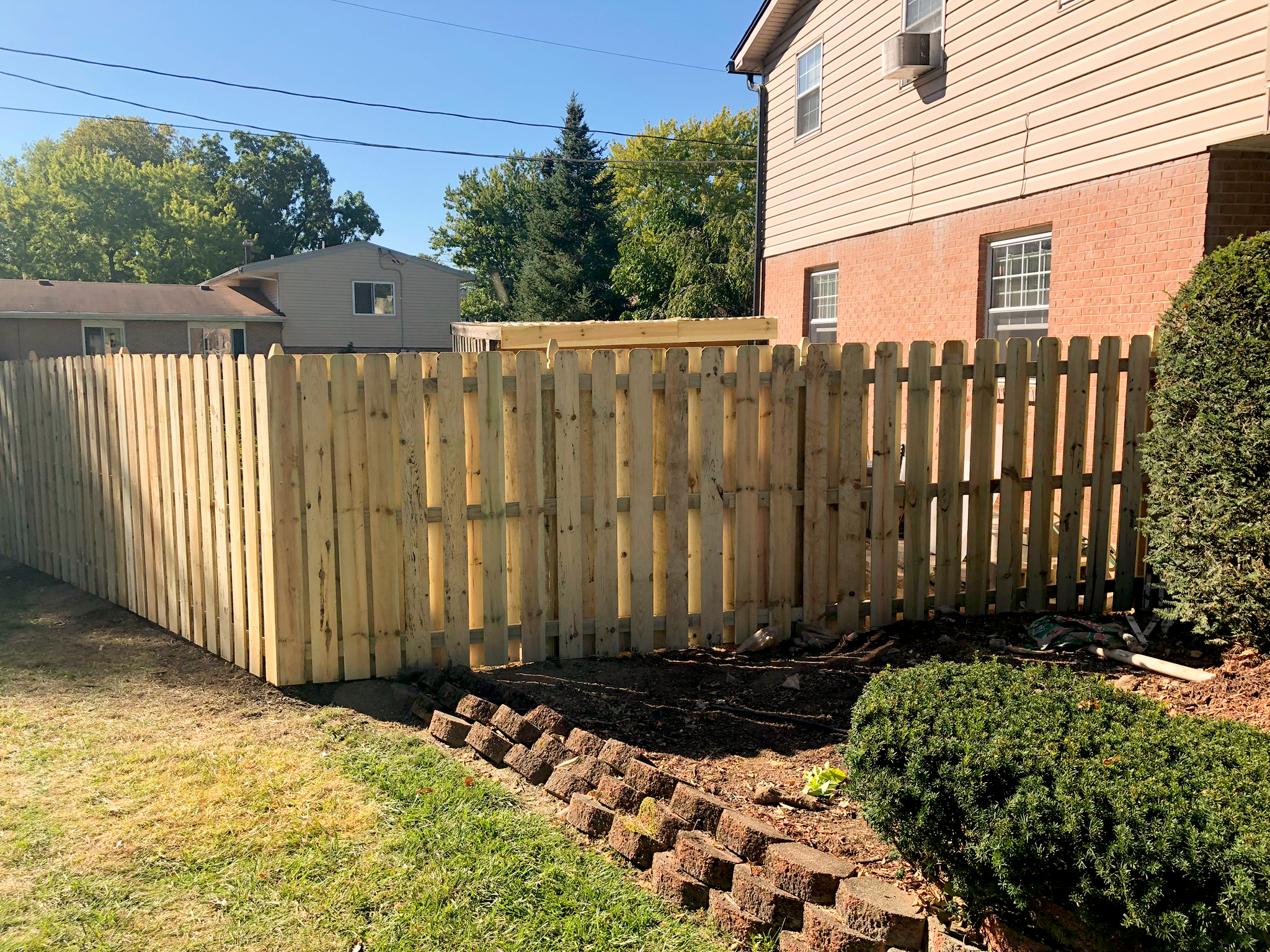 landmark-fencing-portfolio-shadow-box-privacy-fence.png