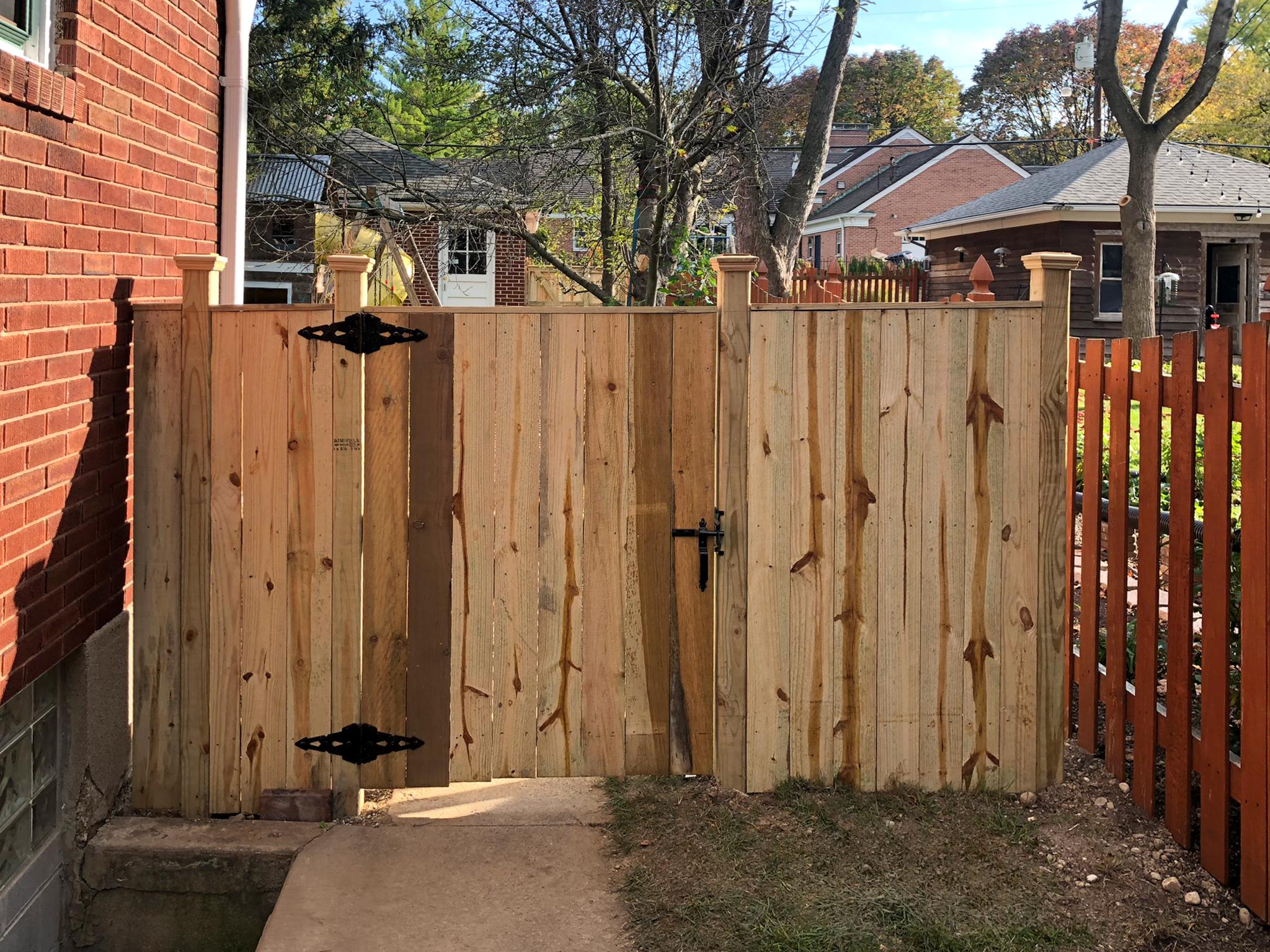 Privacy Fence and Gate with Flat Top Cap (Outside)