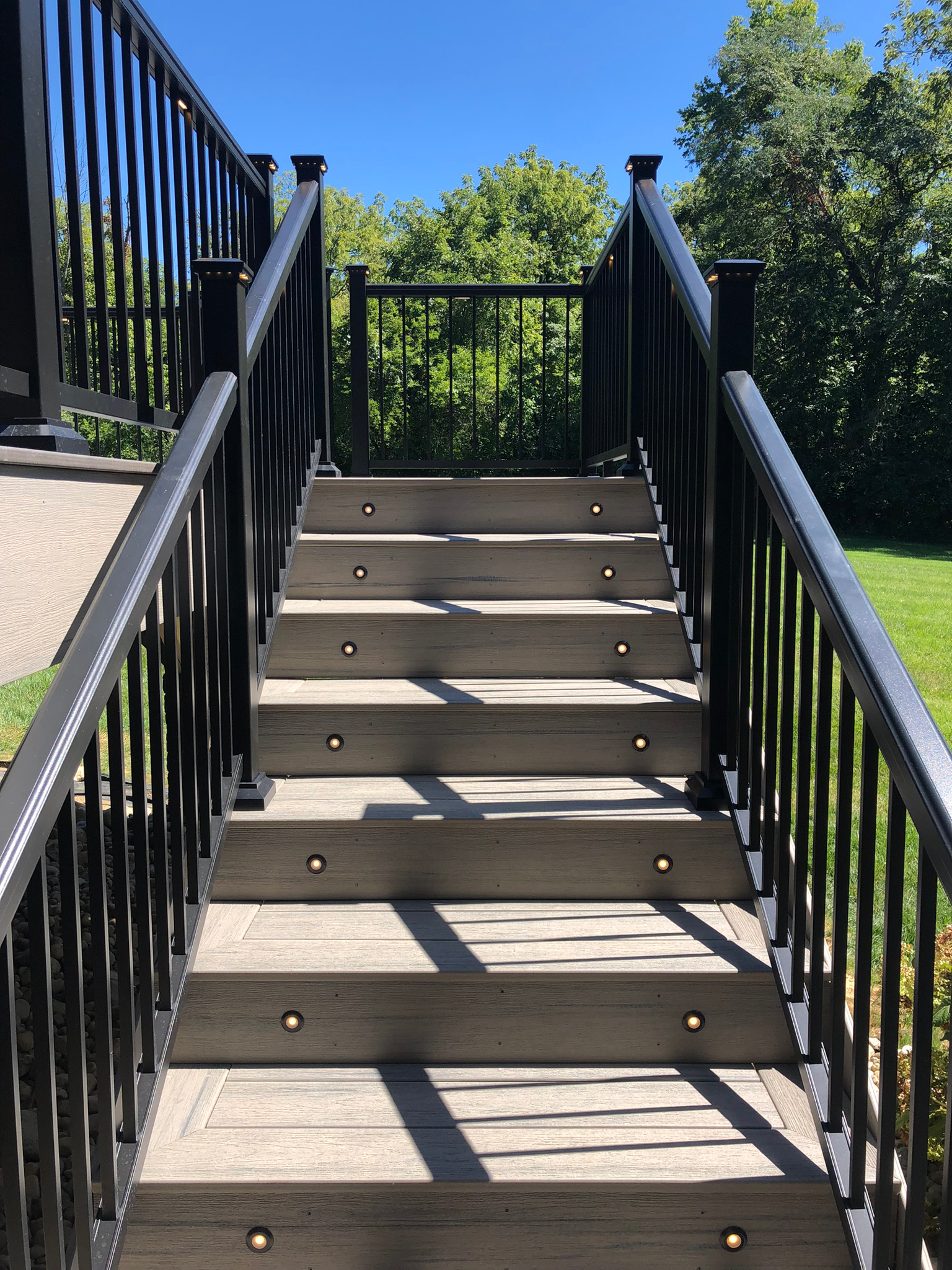 Composite Deck Steps with Aluminum Railing