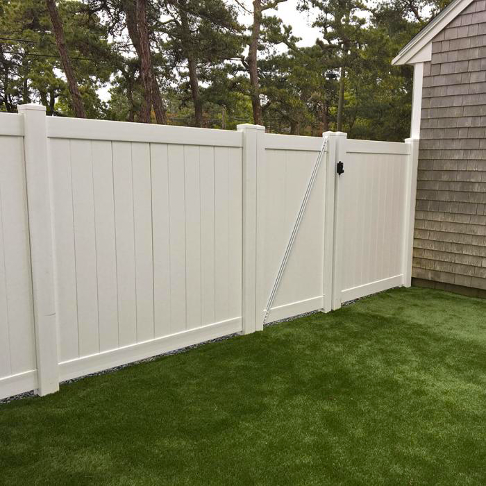 Vinyl Privacy Fence and Gate