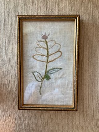 Embroidered gold fleur picture