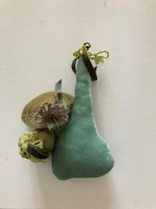 Vintage-Inspired Velvet Pear
