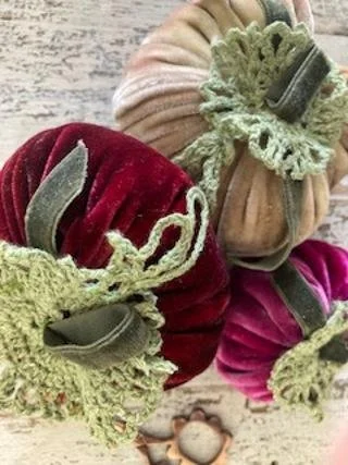 Silk Velvet tomato w/crochet leaf