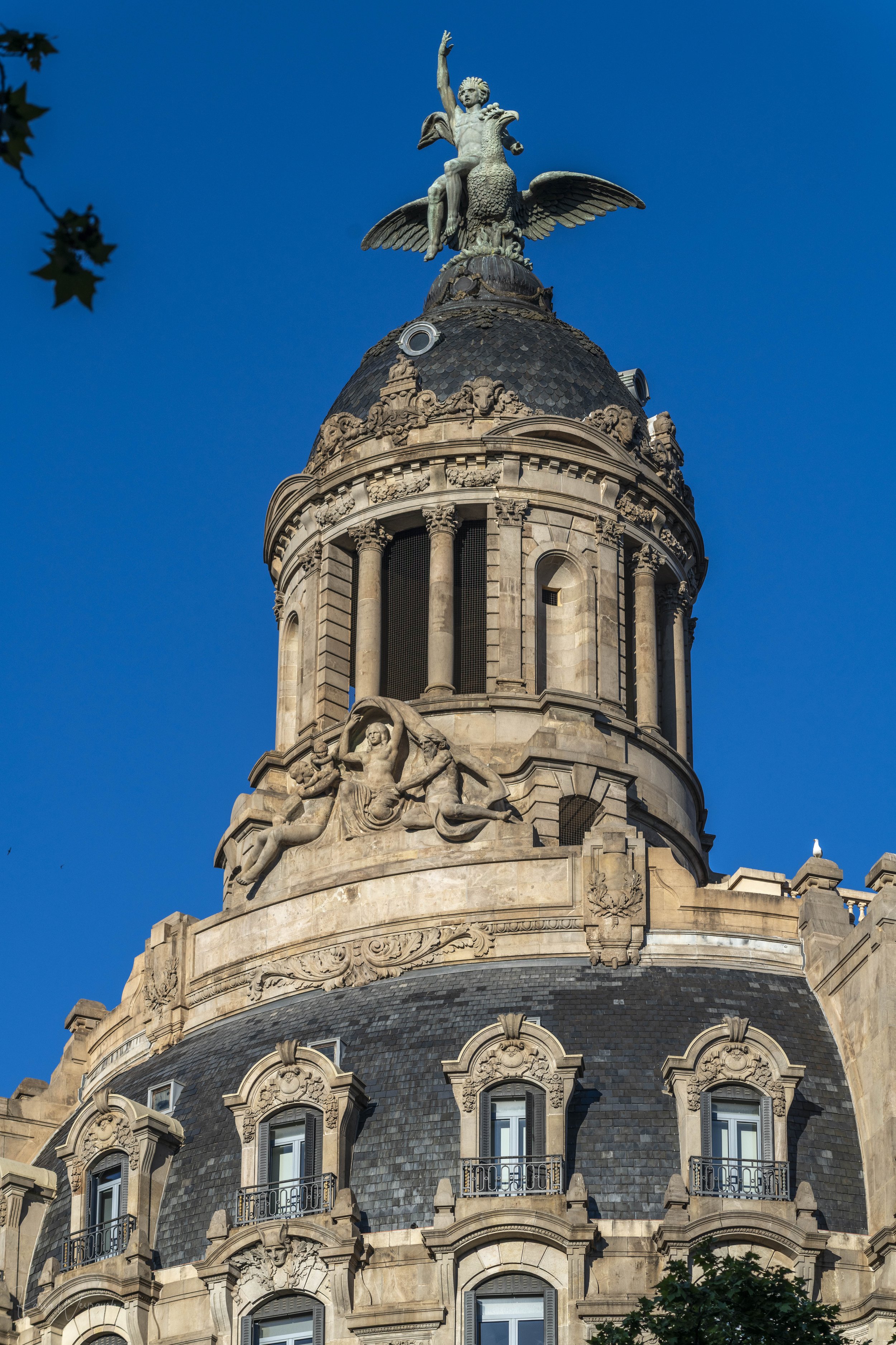 2025-04-20 BCN Cupulas   KCW2992.jpg