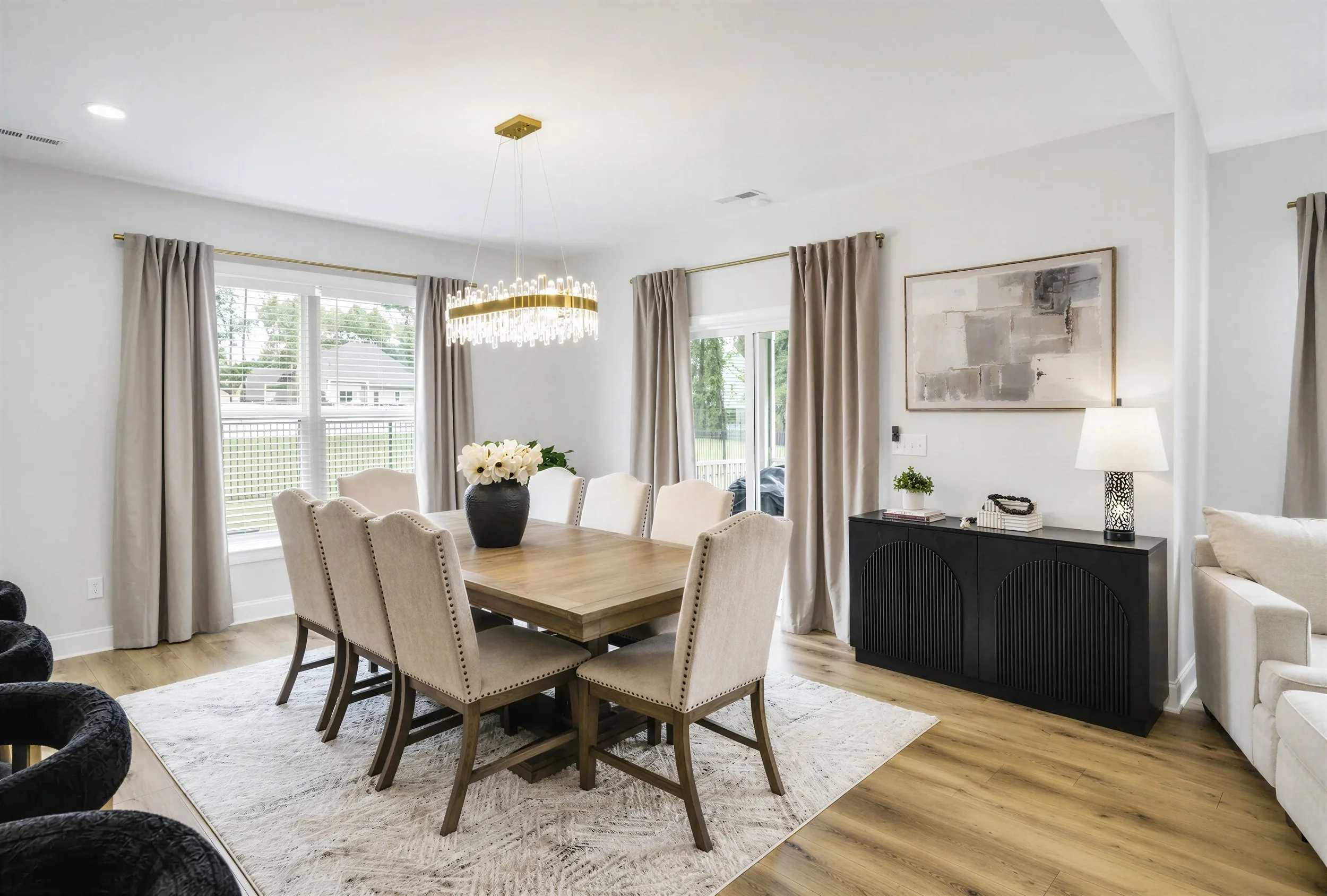 11-Beson_dining_room_edited_edited_4k.jpg