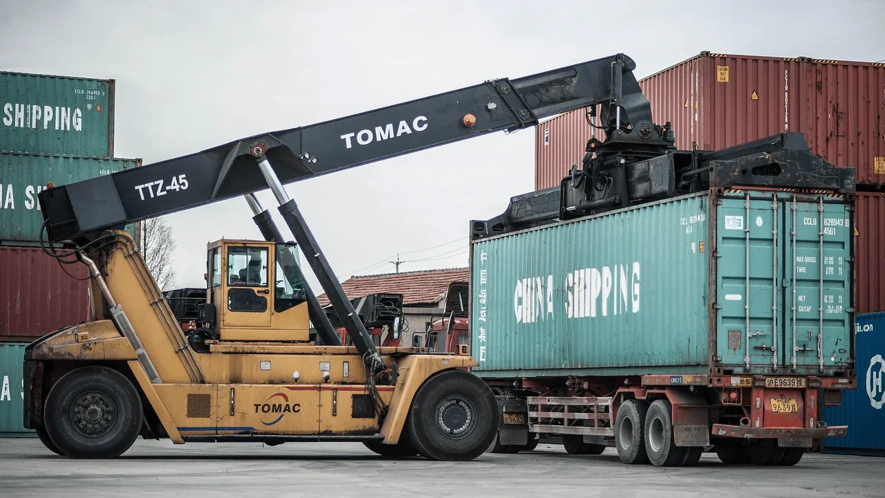 Where to Rent a Crane to Position a Shipping Container