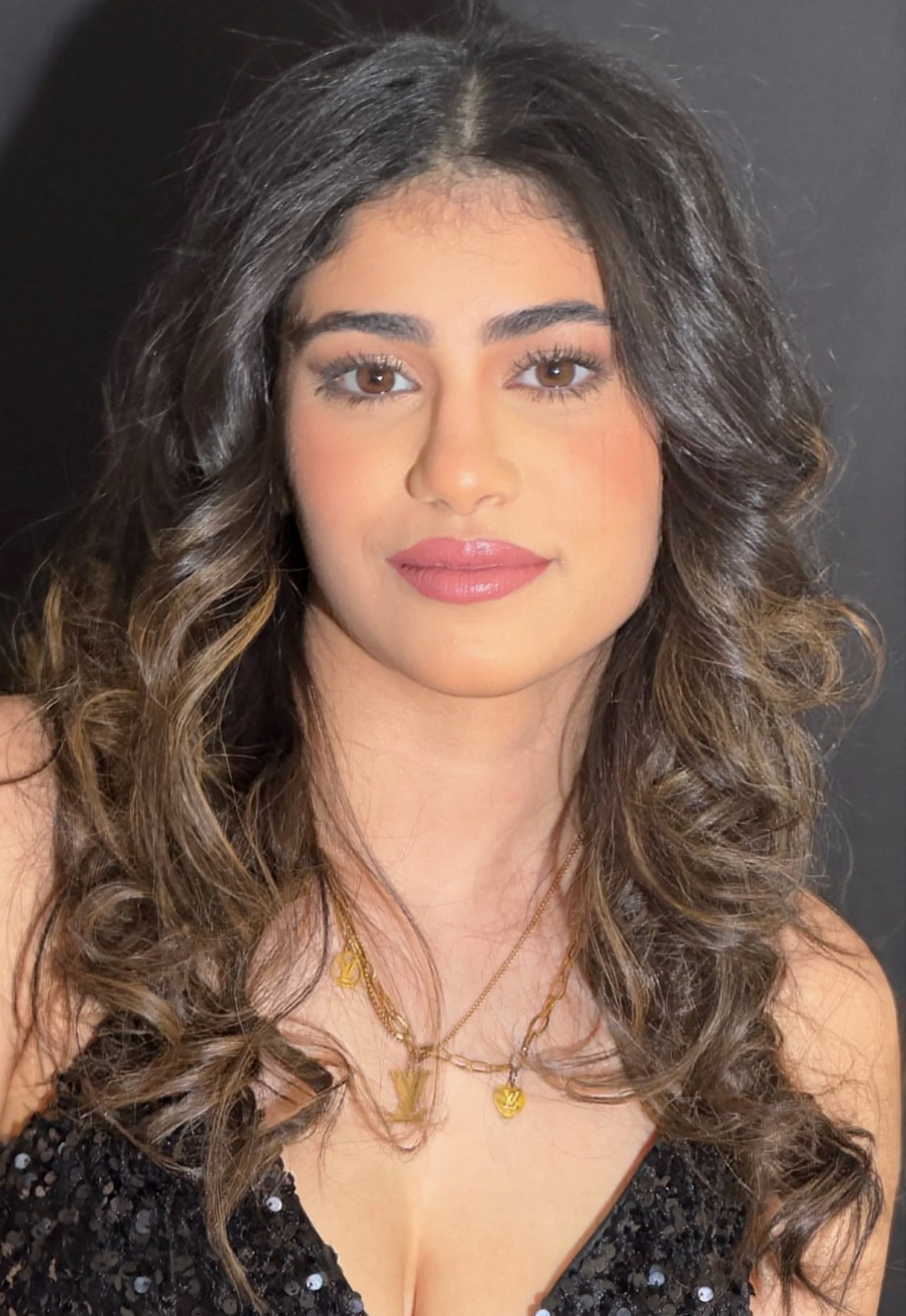 Soft glam curled hair pink lip