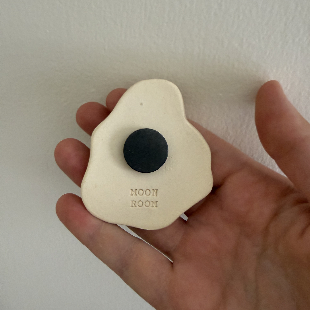 Egg Magnet 1b.png (Copy)