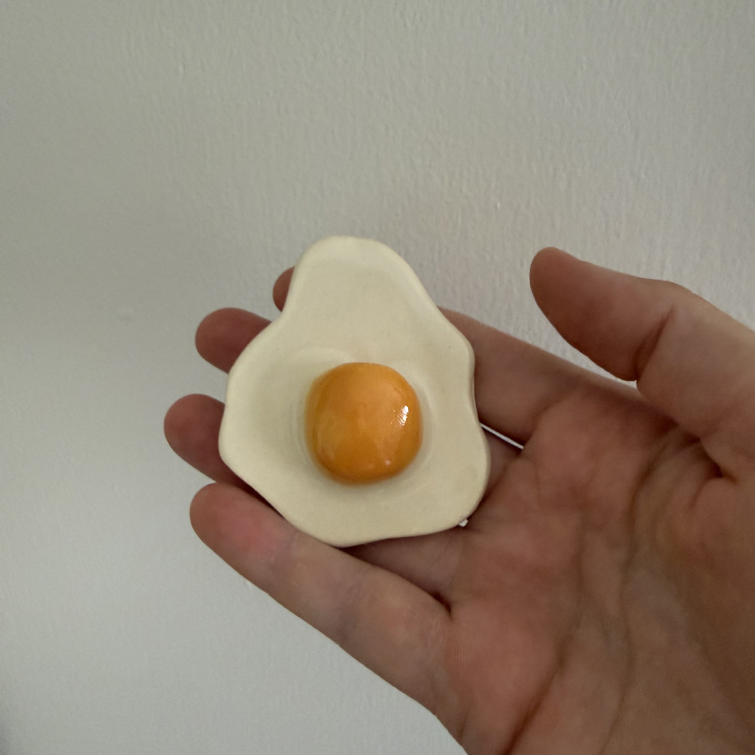 Egg Magnet 1a.png (Copy)