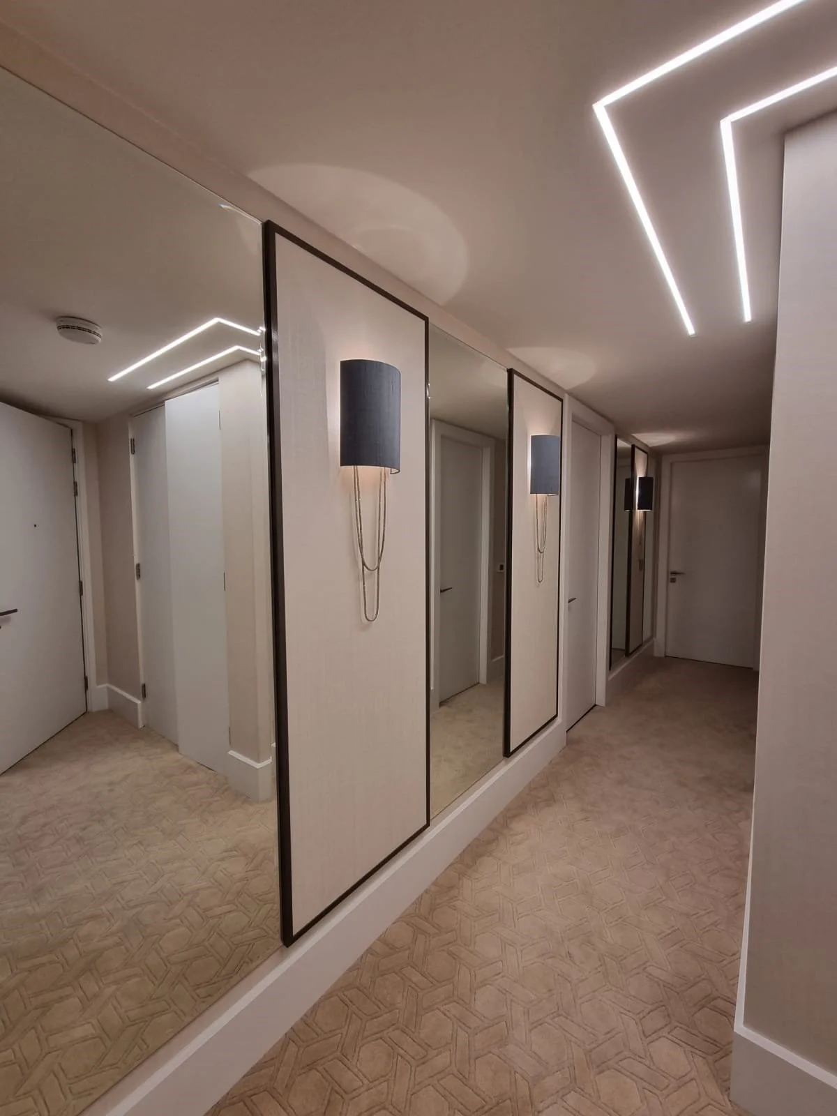 corridor 1.jpg