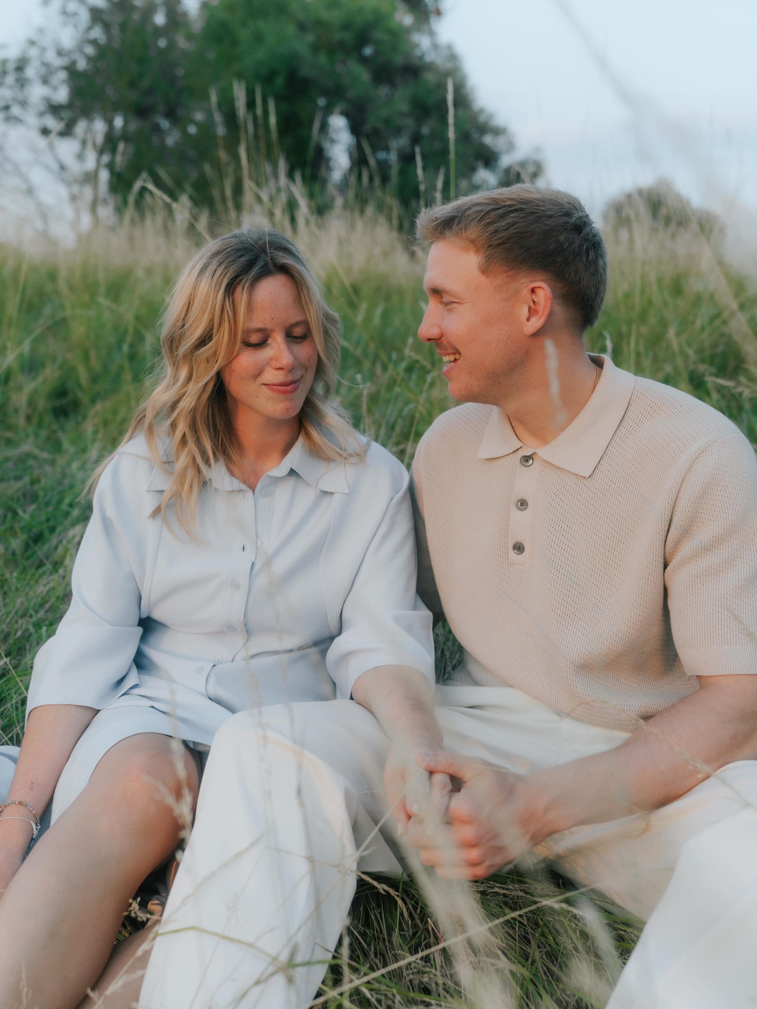 Summer evenings in D&uuml;sseldorf 🤍

&bull;
&bull;
&bull;

Ungestellte Hochzeitsfotografie in D&uuml;sseldorf und Umgebung. Moderne Hochzeitsreportagen. Hochzeitsfotografin f&uuml;r Paare die sich vor der Kamera einfach Wohlf&uuml;hlen wollen!