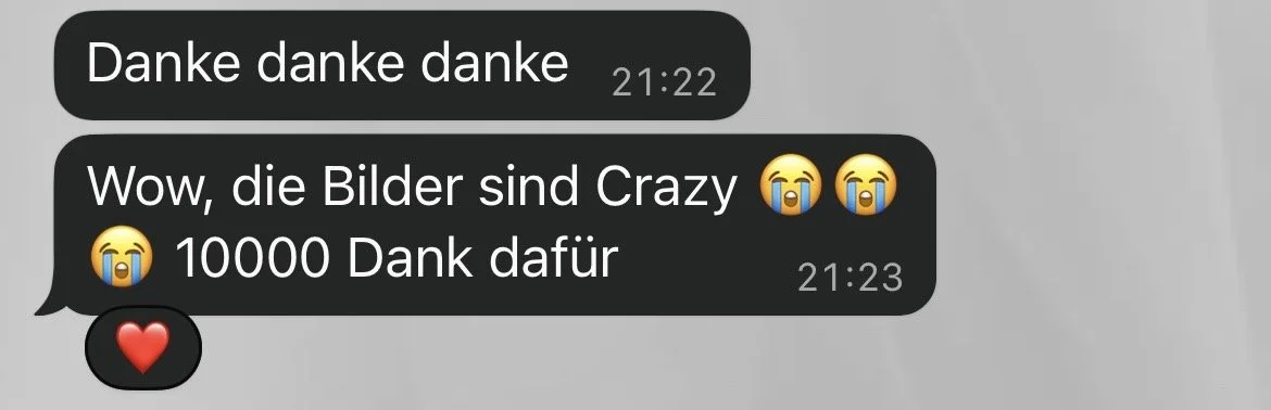 Screenshot eines Chatverlaufs mit Dankesbekundungen und lachenden sowie tränenreichen Emojis.