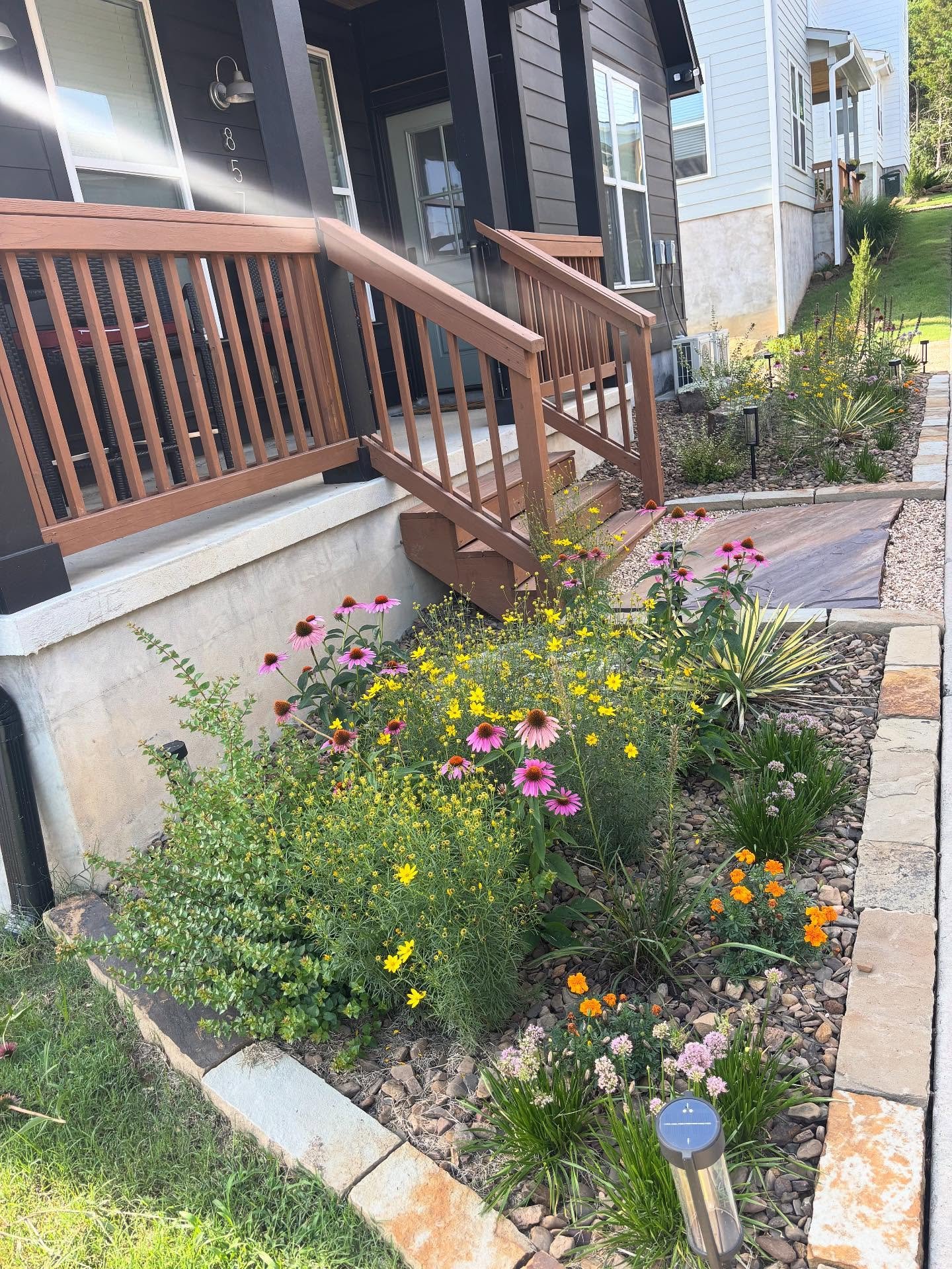 Check it out: Summer&rsquo;s Flower Power

#summer #july #marigolds #coneflowers #annuals #blackeyedsusans #vinca #nativeplants #herbs #landscapes #renovations
