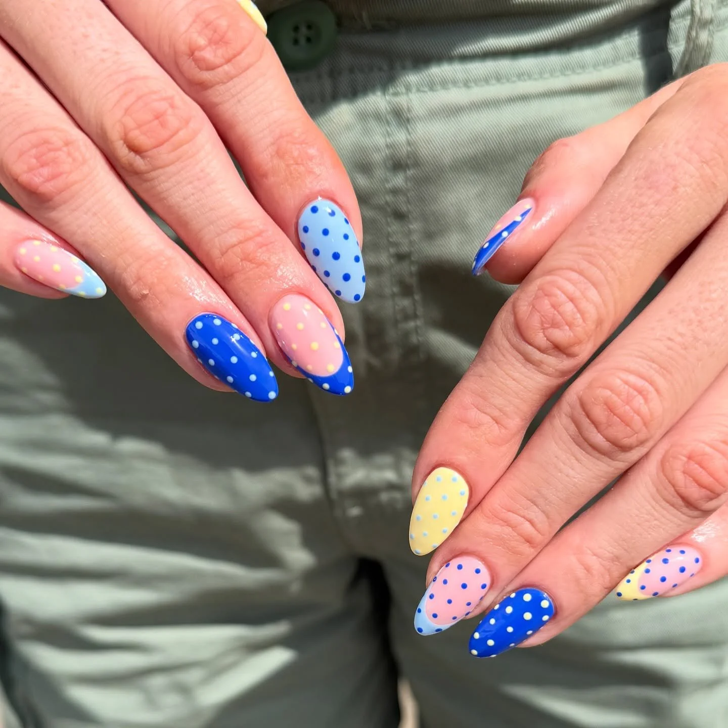 Polkadot lovin 💙💛🩵

Done by @katyraenailartist.pmu 
Using all @glossifyofficial 

#loveglossify #gelnails #biab #cheshirenails #handforth