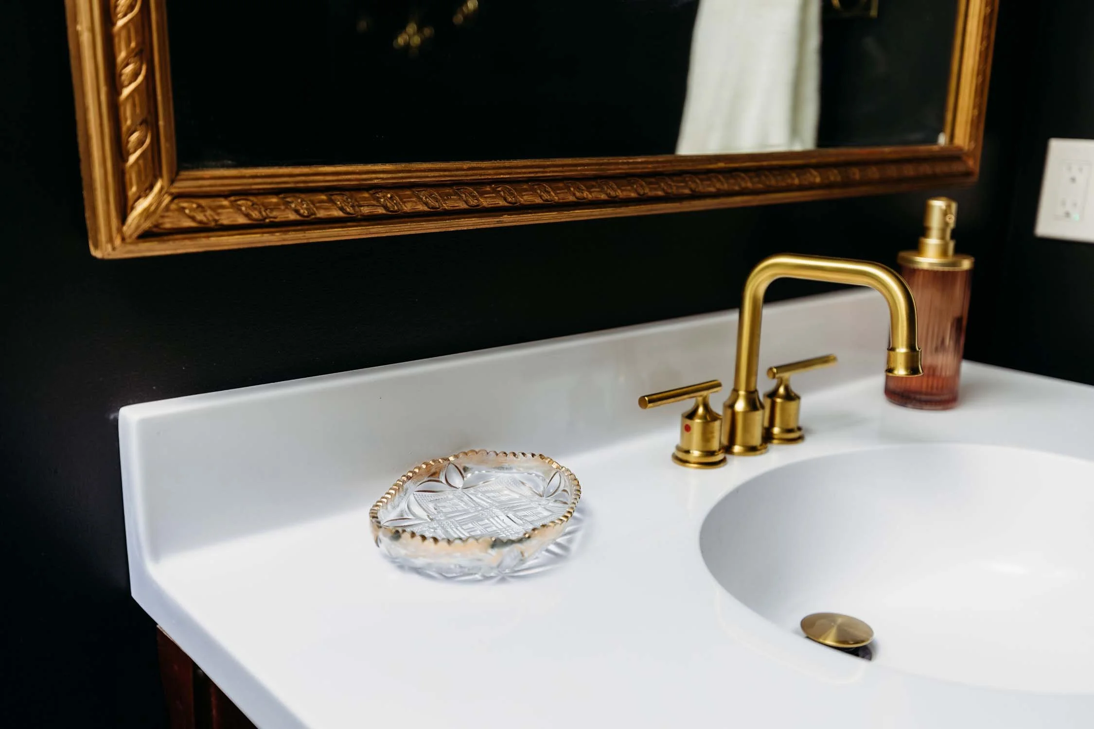 Stay_Lotus Bathroom(1).jpg