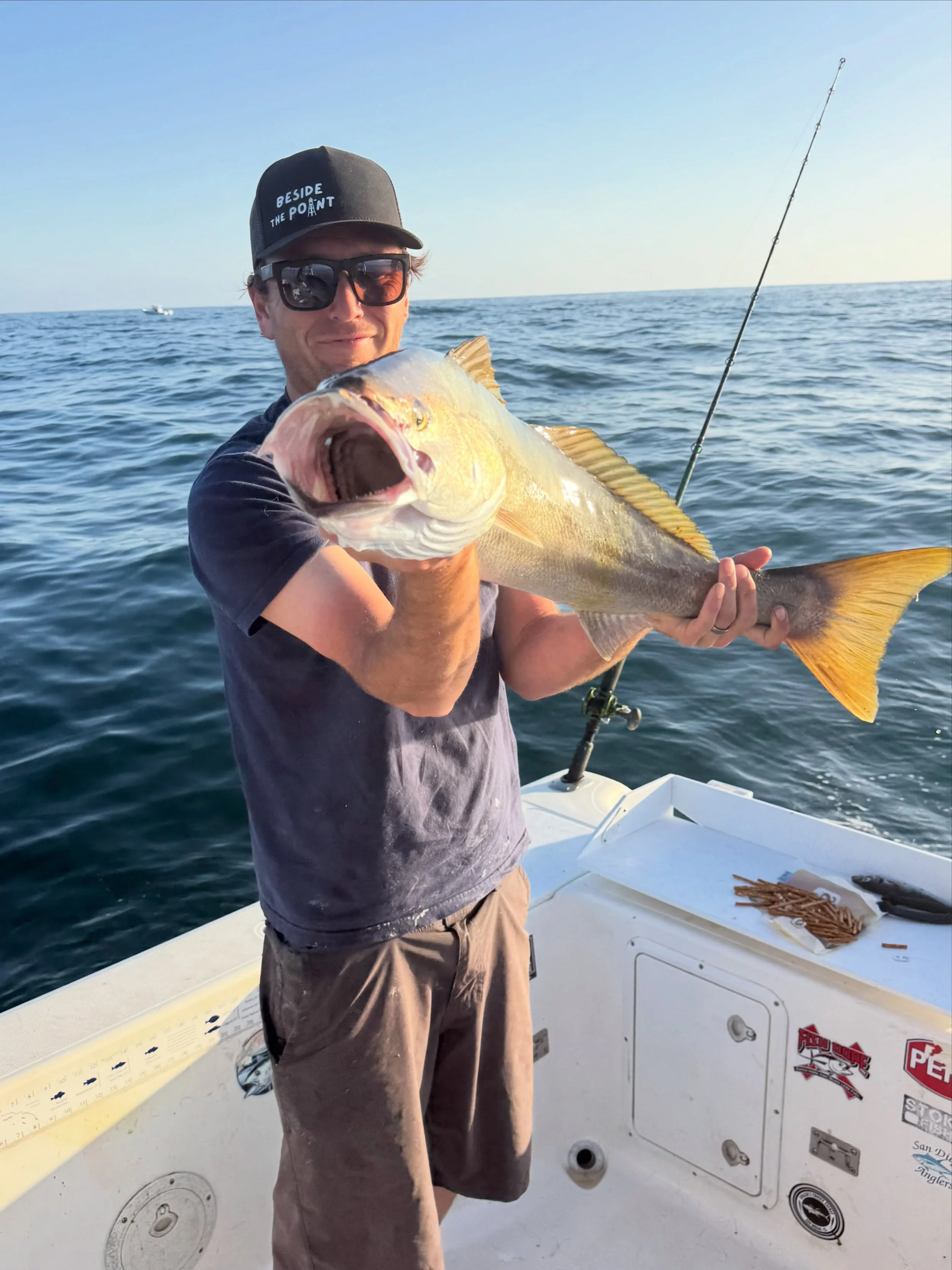 Pretzels and hook ups are all you need 🥨 

#sandiegofishing #besidethepoint #pretzels #secret #whiteseabass