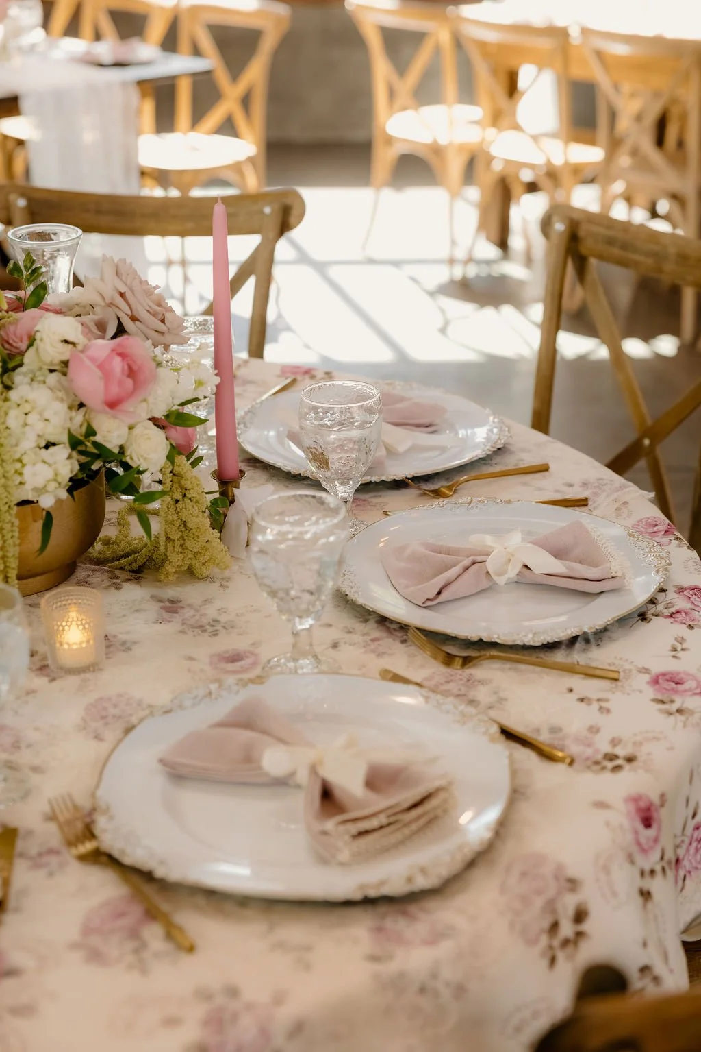 A breathtaking display of luxury wedding florals by Blooms by Tesla for a high-end celebration in Alpine, Utah. This design features a lush, romantic blend of creamy white roses, soft blush peonies, and delicate sweet peas, creating a timeless pink a