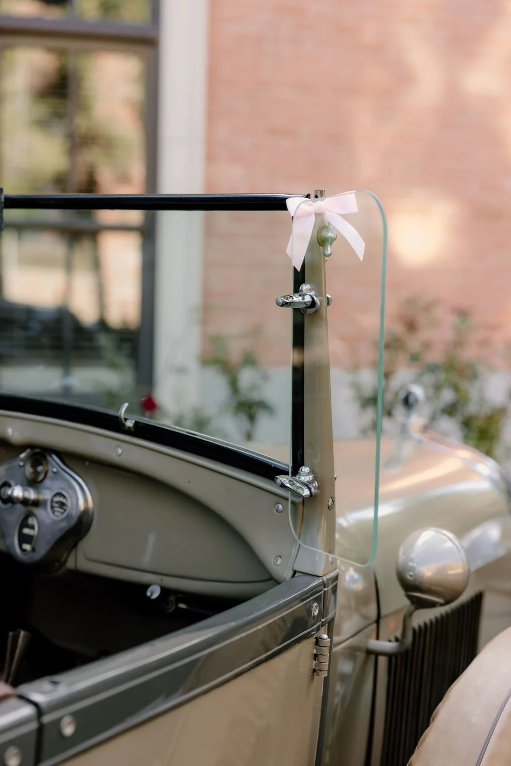 A breathtaking display of luxury wedding florals by Blooms by Tesla for a high-end celebration in Alpine, Utah. This design features a lush, romantic blend of creamy white roses, soft blush peonies, and delicate sweet peas, creating a timeless pink a