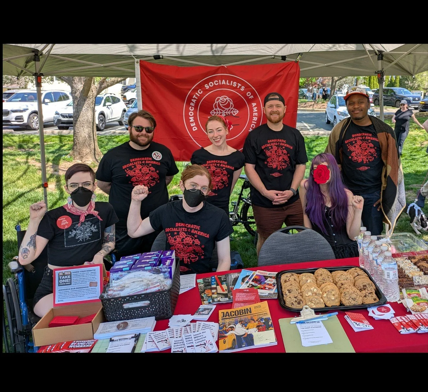 Thank you to @buckscountypunkrockflea for hosting an amazing event! We had a blast talking to people about DSA and the great work that we do. Our comrade Alonzo spoke to the crowds about organizing to fight against fascism and exploitation.🌹