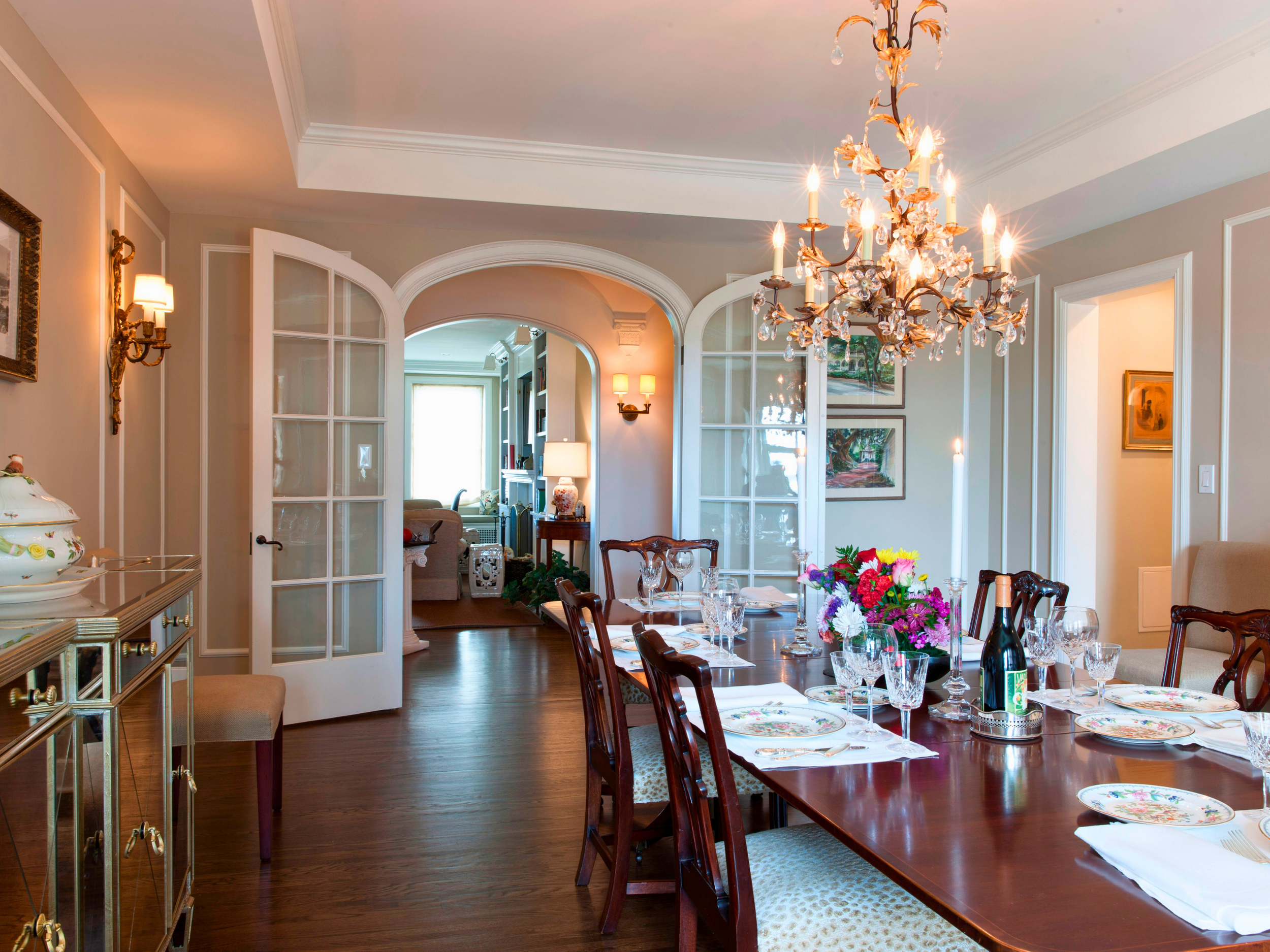 Dining Room Apartment.png