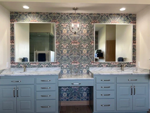 Lakehouse Main Bath.jpg