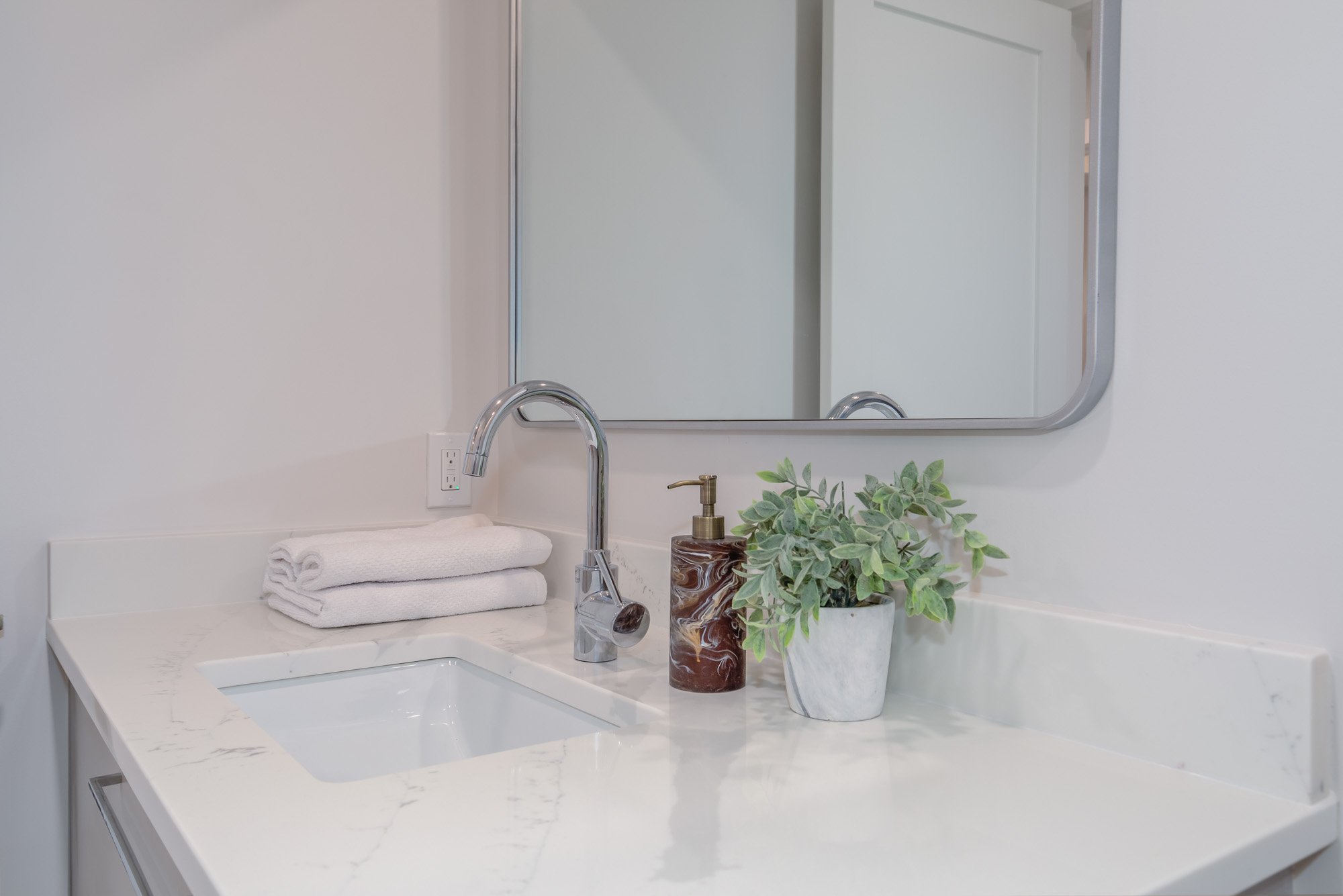 933 N Street NW #207 LOW RES _1026.jpg