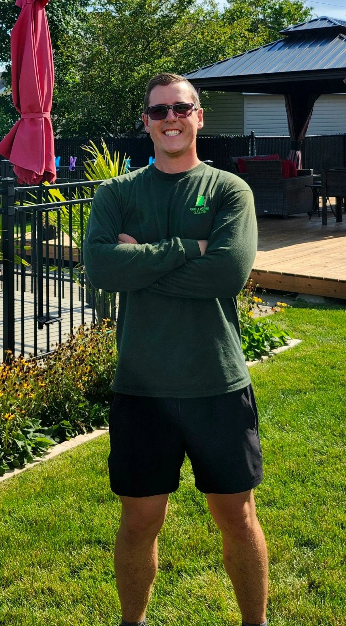 Guillaume Bell-Houle, propriétaire de Guillaume Gazon, spécialiste en entretien paysager résidentiel et commercial sur la Rive-Sud de Montréal