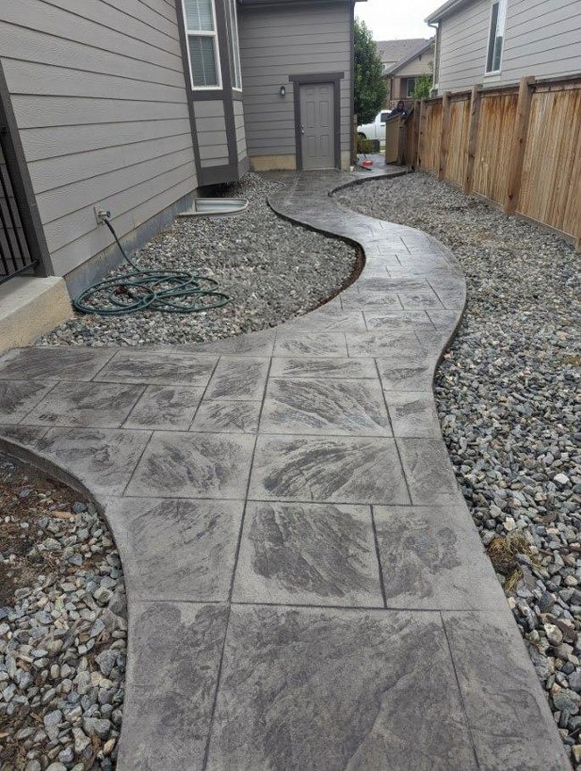 flagstone-concrete-patio-min.jpg