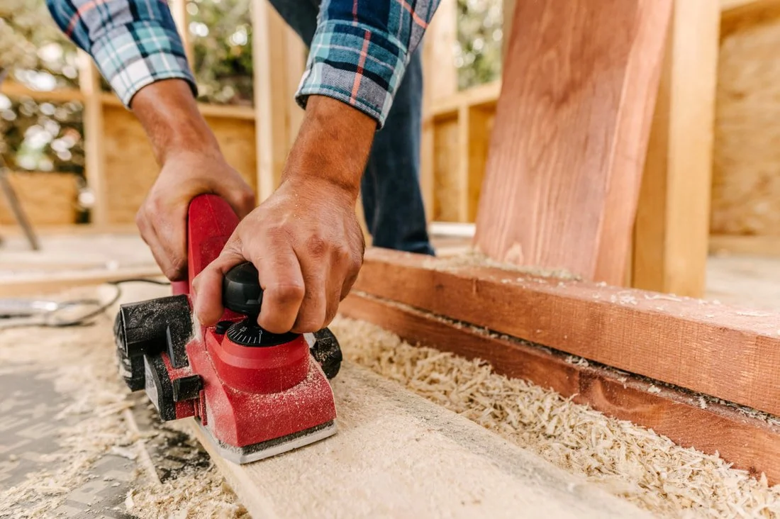 How to Find the Right Deck Contractor in Longmont