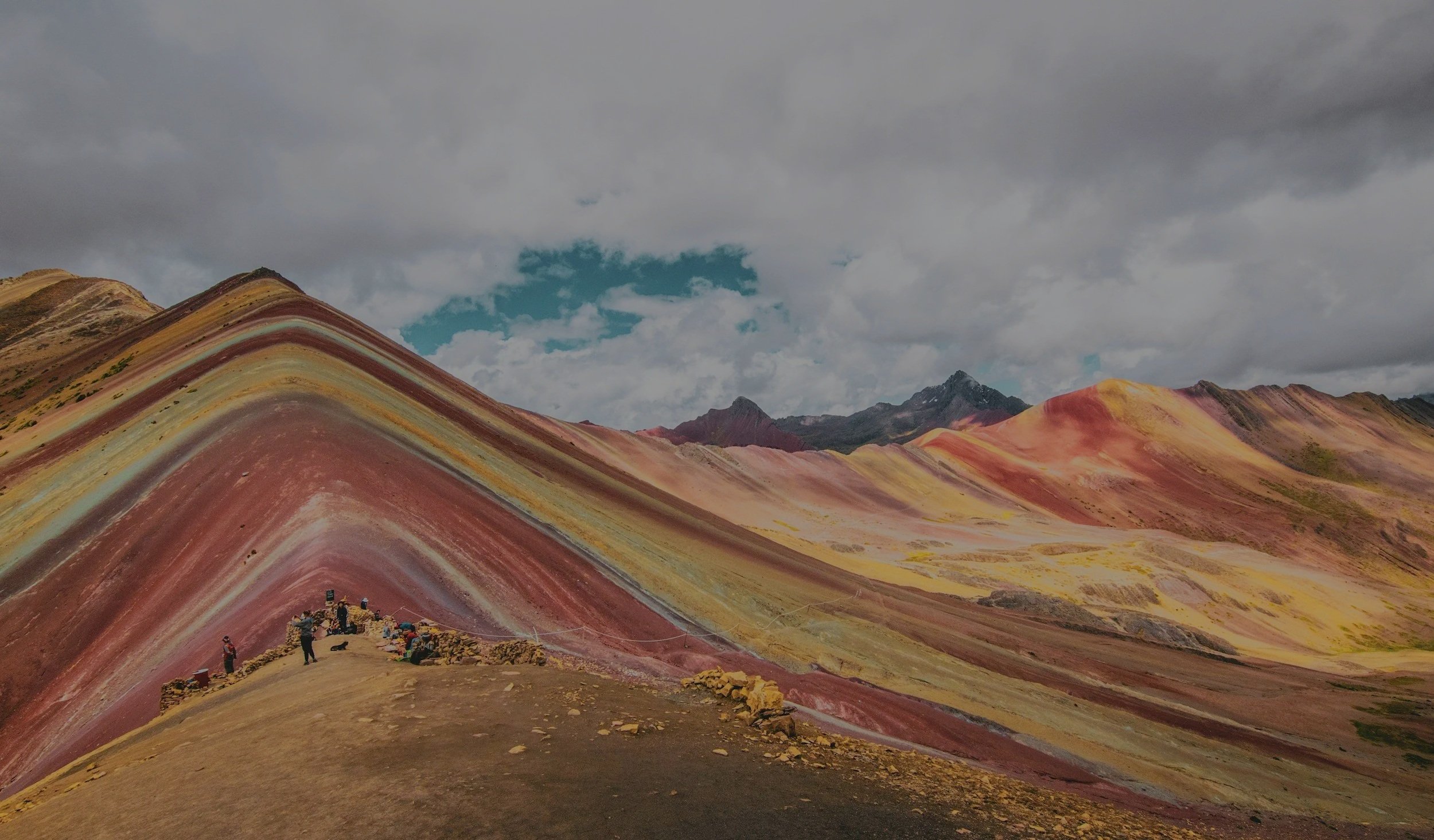 Montaña arcoiris en Perú