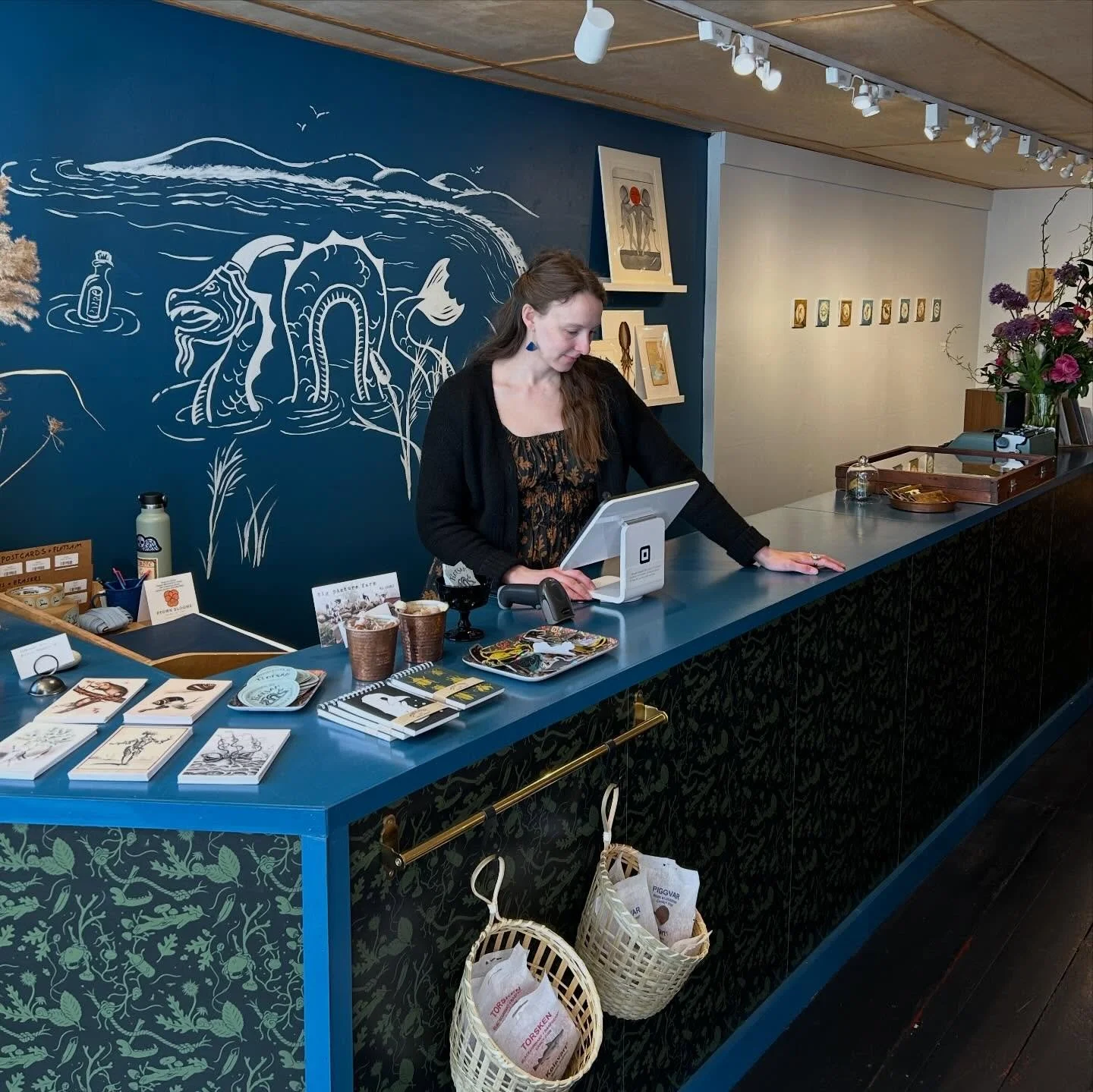 The door is open and the sun is shining - come find some treasures!