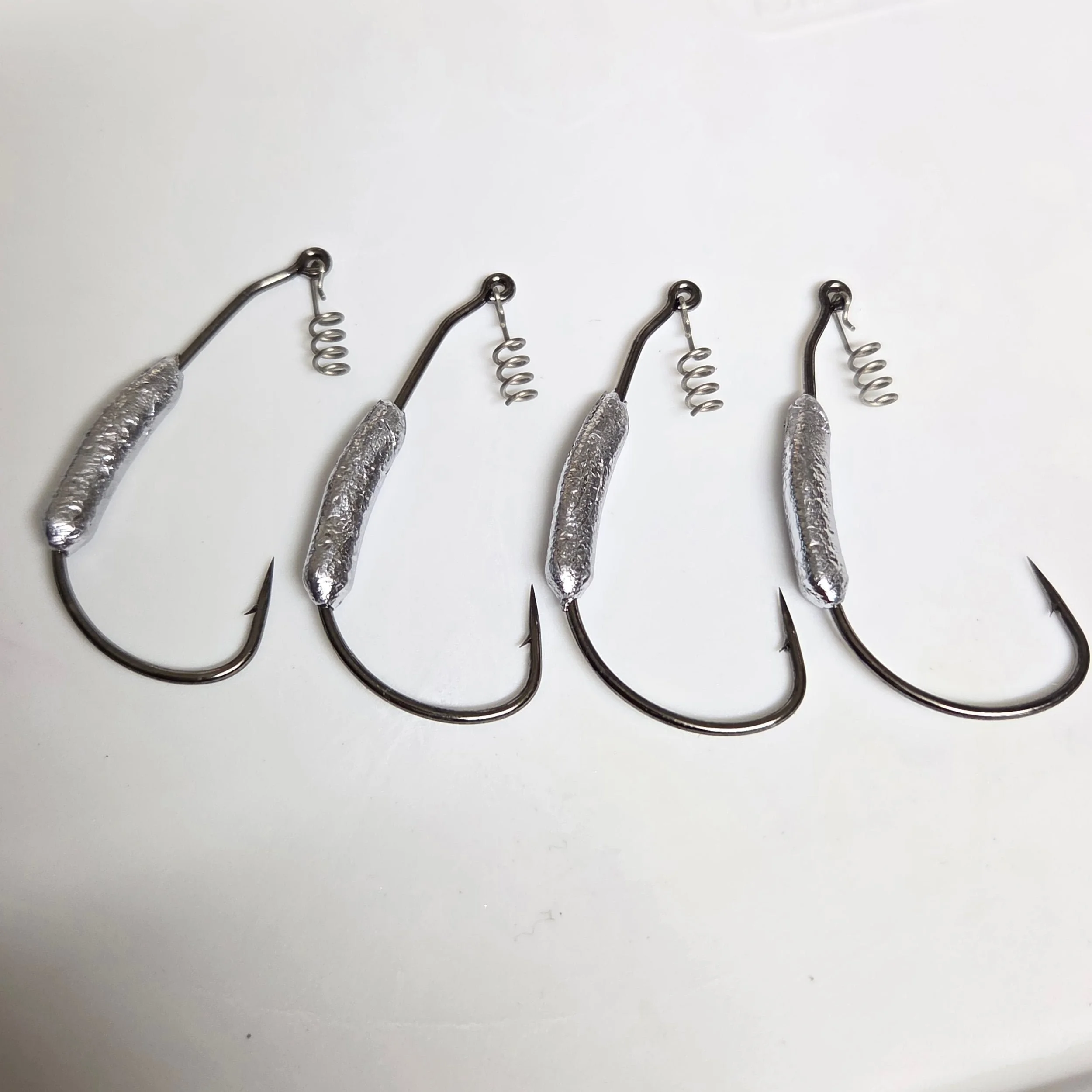 Weighted Twistlock Hooks: Perfect Bait Alignment.