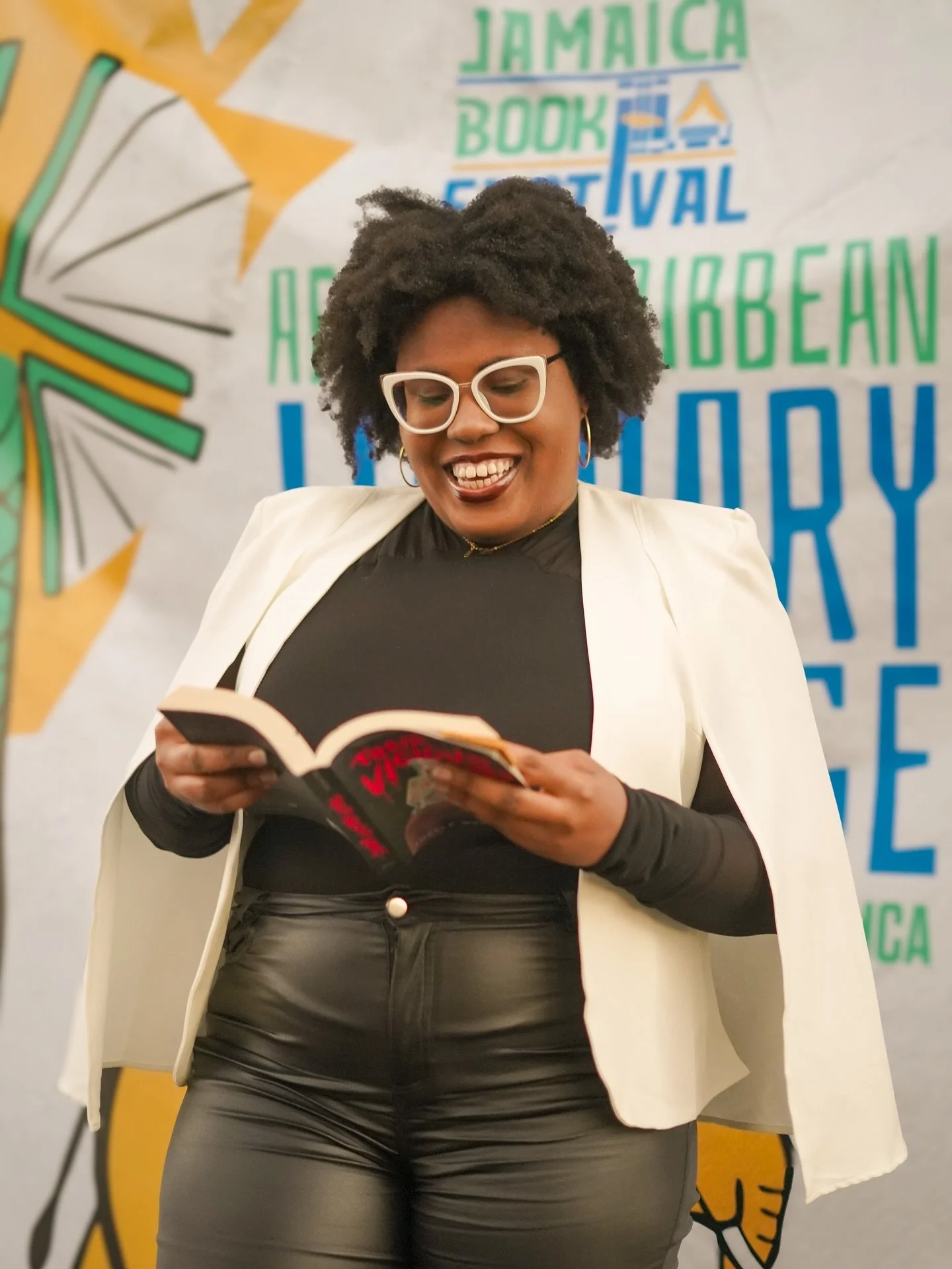 Happy #InternationalWomensDay to our amazing bookish women and friends of the festival ❤️