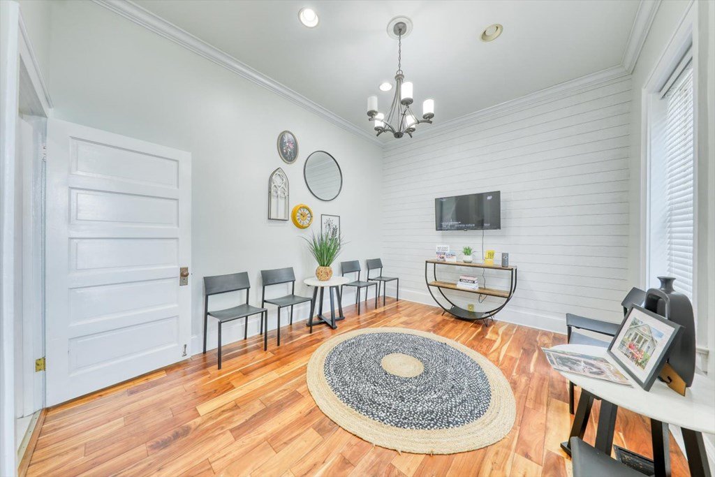 223 S Crawford St v6.jpg