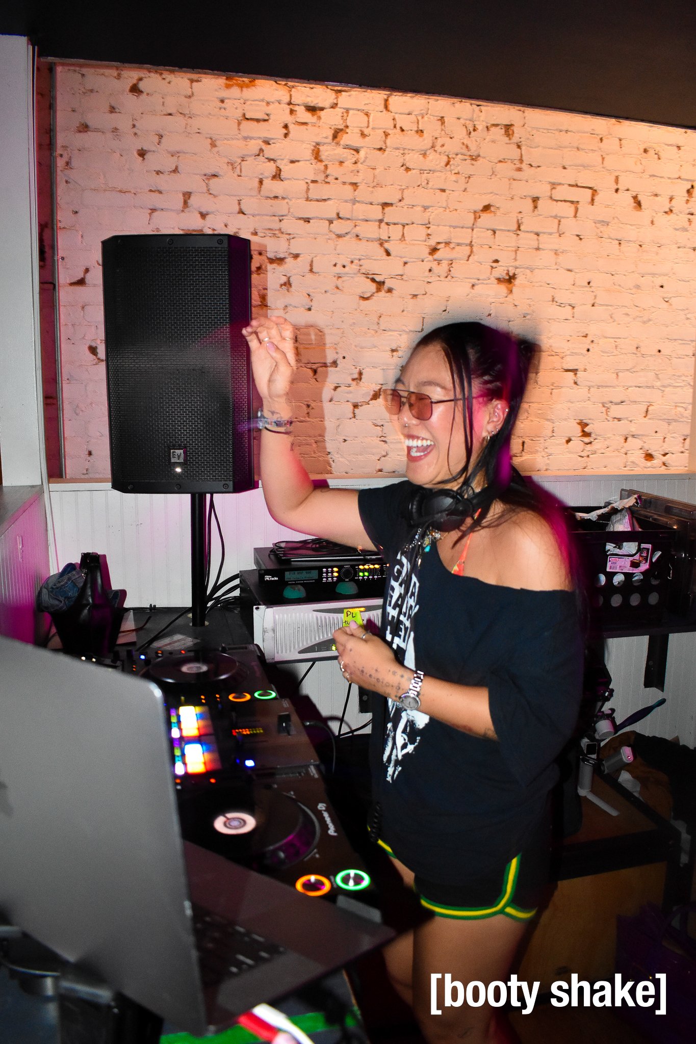 bootyshakedayparty-128.jpg