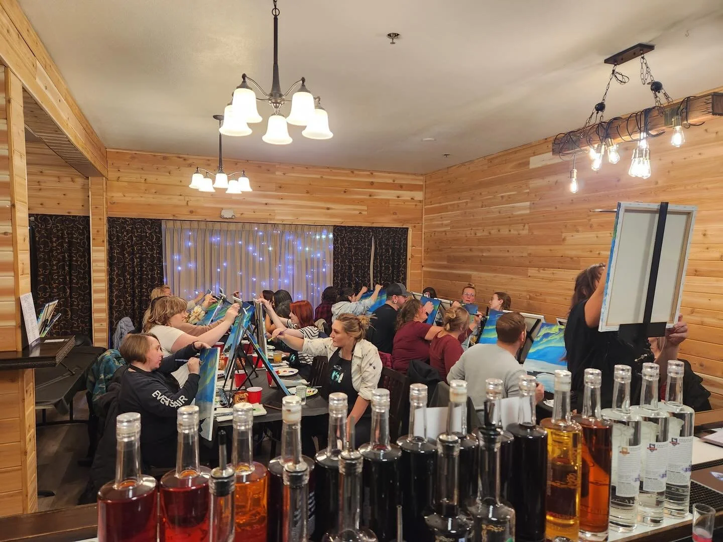Brushes in hand, cocktails poured, Alaska art everywhere.
Paint &amp; Sip nights like this are what winter memories are made of. 🤍