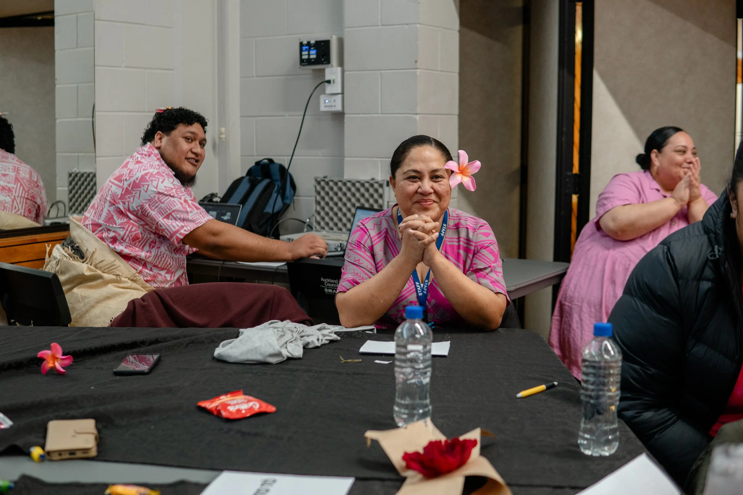 [Web Size] Staff Huddle-260821-085.jpg