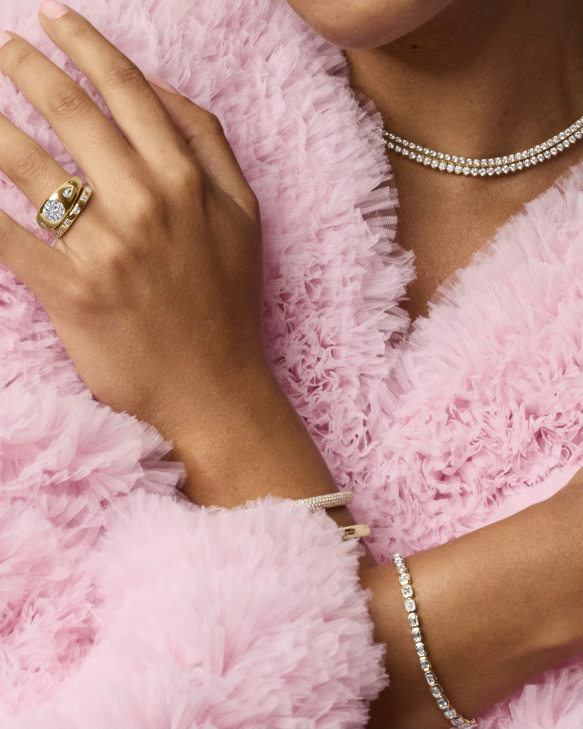 BE25_Holiday_OF_Look_2B_HeroFJ_MASTER_QC 2.jpg