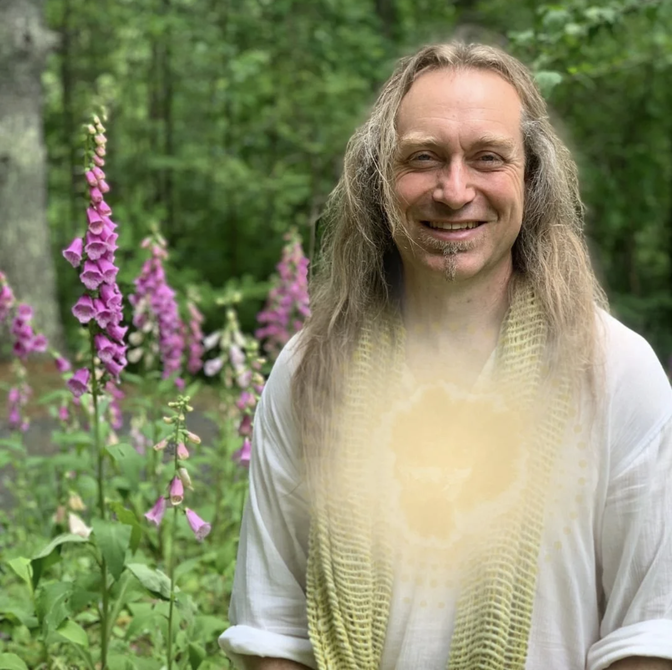 34 | Azra Bertrand | Our Bodies Are Biomantic: On the Magic, Mystery, &amp; Medicine of Being Alive